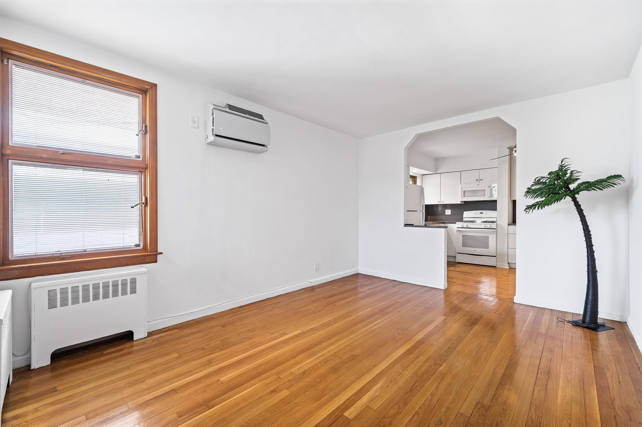 Single Family Quincy  Bronx, NY 10465, MLS-852749-24