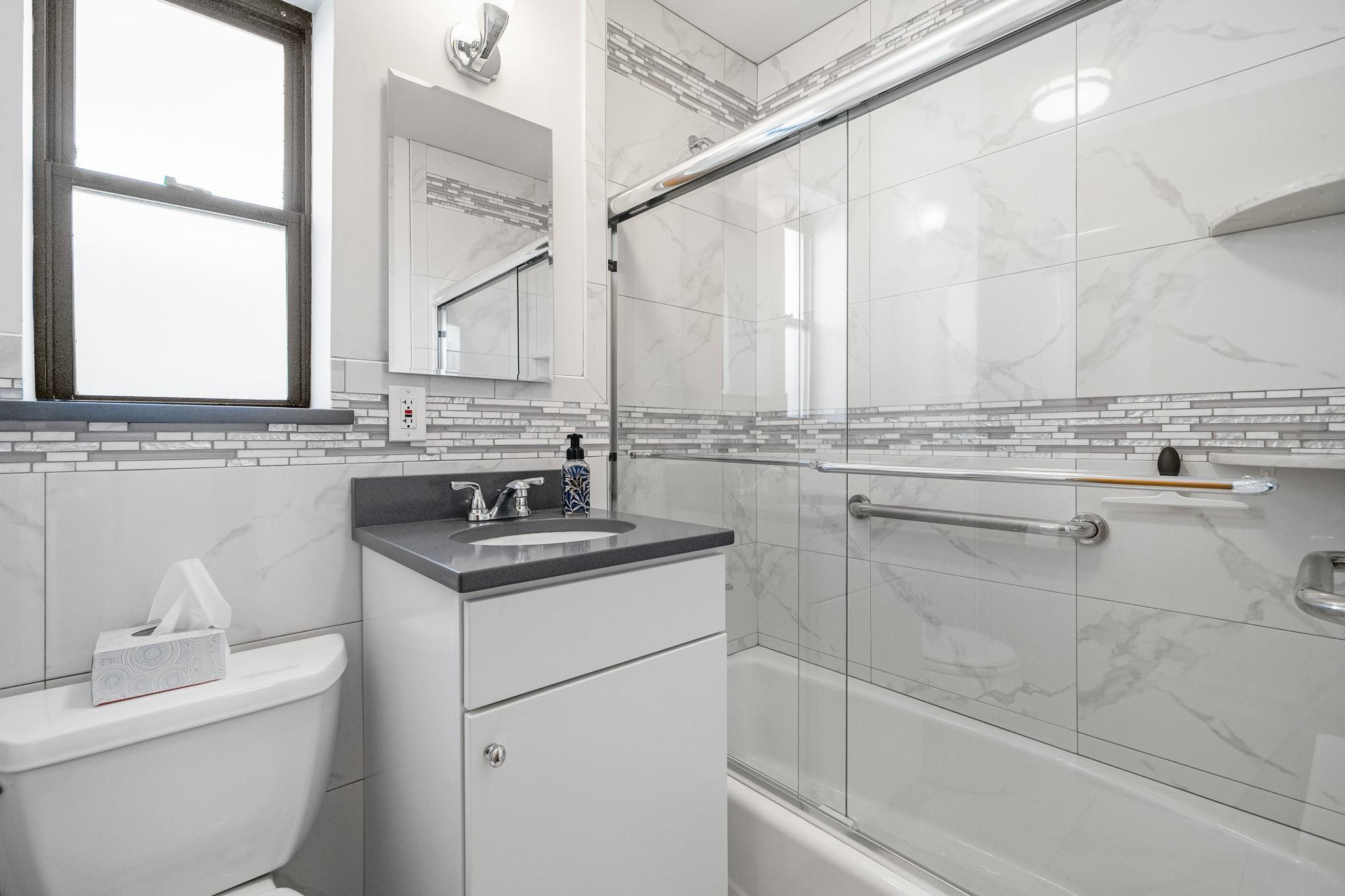 Single Family Quincy  Bronx, NY 10465, MLS-852749-28