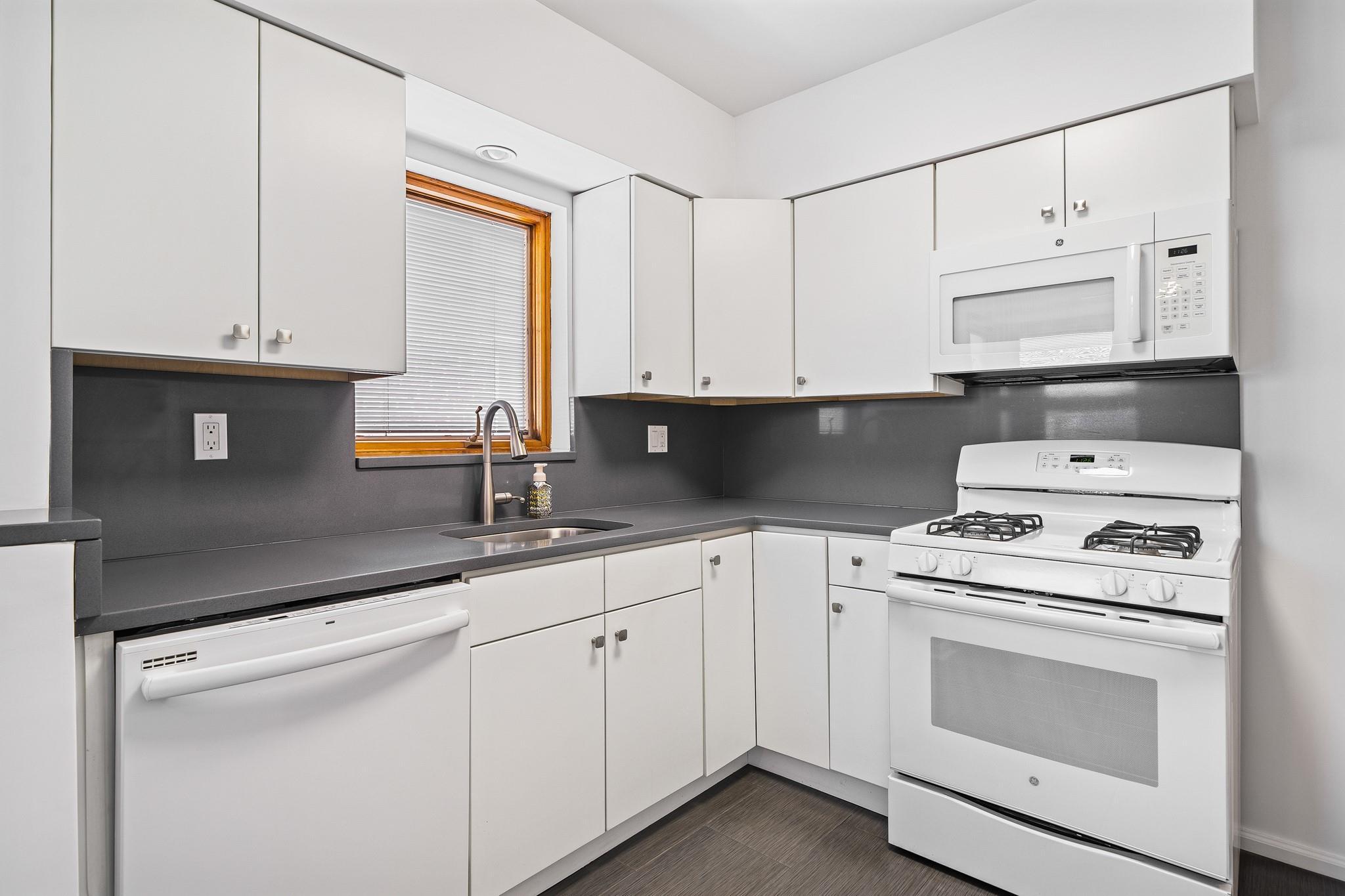 Single Family Quincy  Bronx, NY 10465, MLS-852749-4