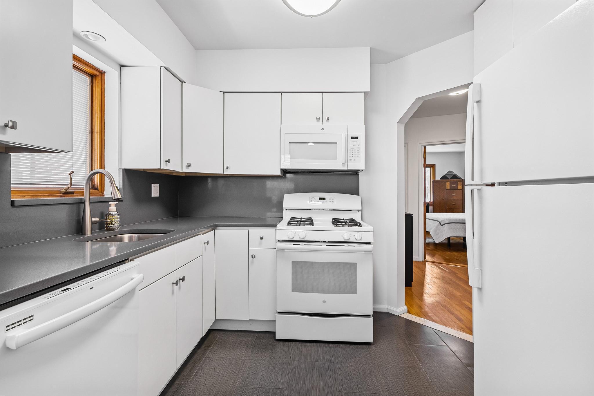 Single Family Quincy  Bronx, NY 10465, MLS-852749-8