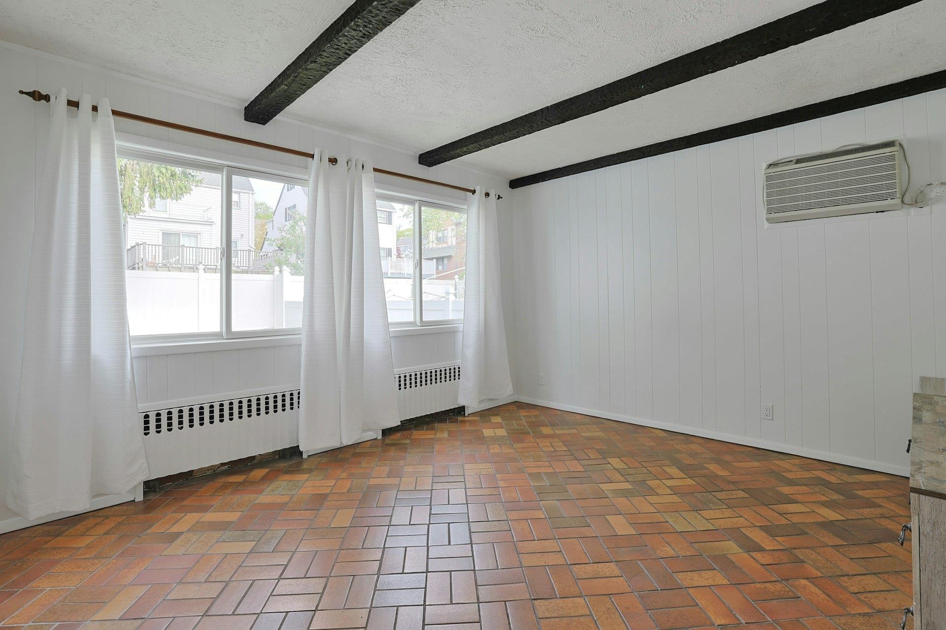 Single Family Rosedale  Westchester County, NY 10801, MLS-852757-14