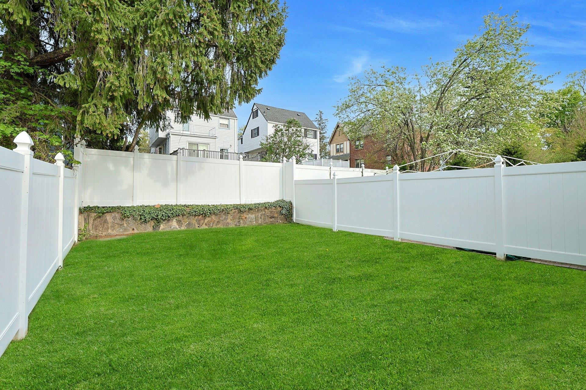 Single Family Rosedale  Westchester County, NY 10801, MLS-852757-22