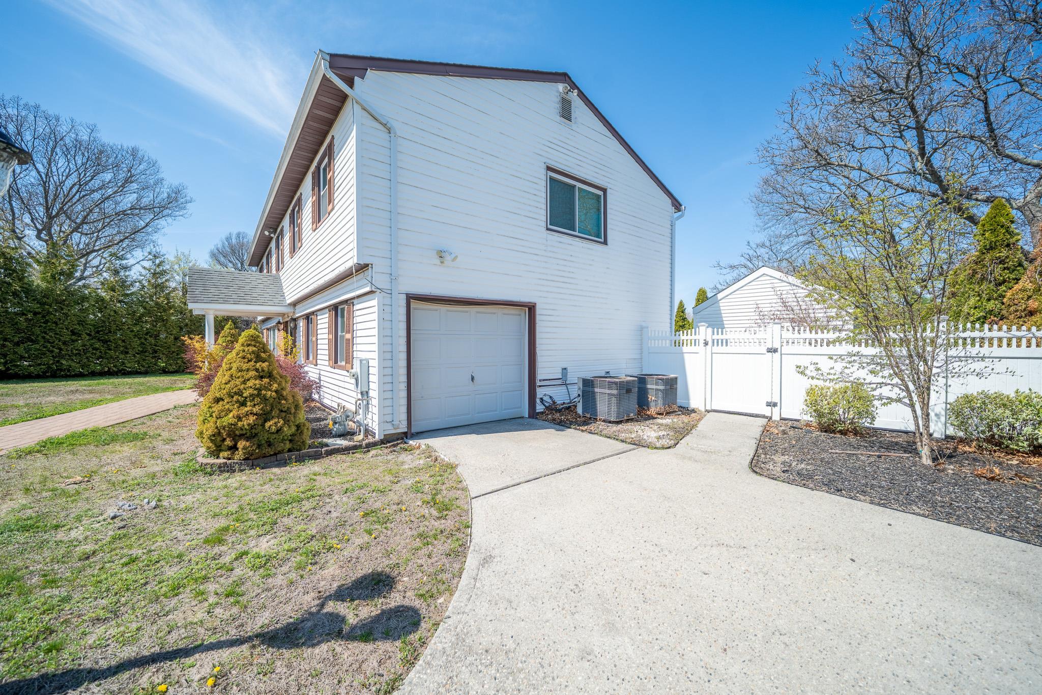 Single Family Michael  Suffolk County, NY 11720, MLS-852776-27