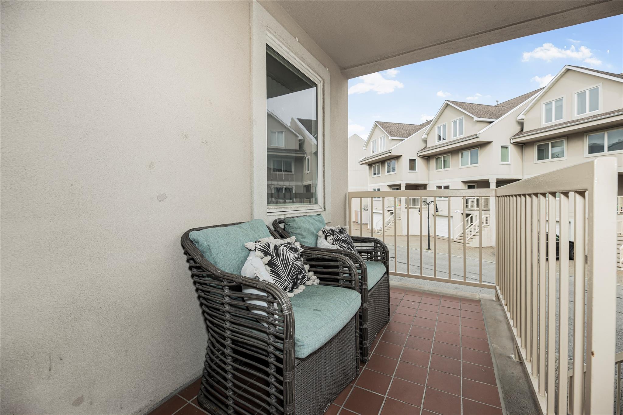 Single Family Outlook  Bronx, NY 10465, MLS-852792-12