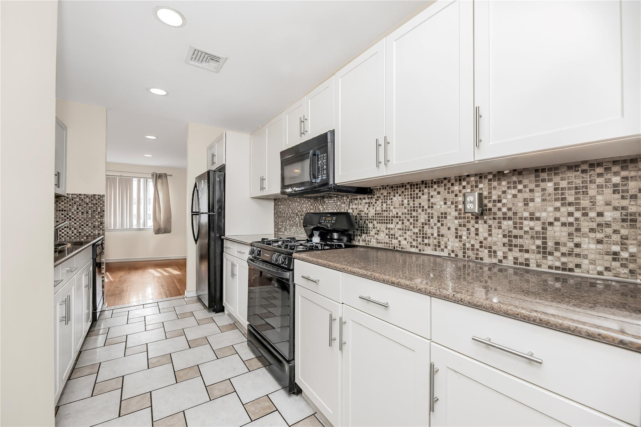 Single Family Outlook  Bronx, NY 10465, MLS-852792-13