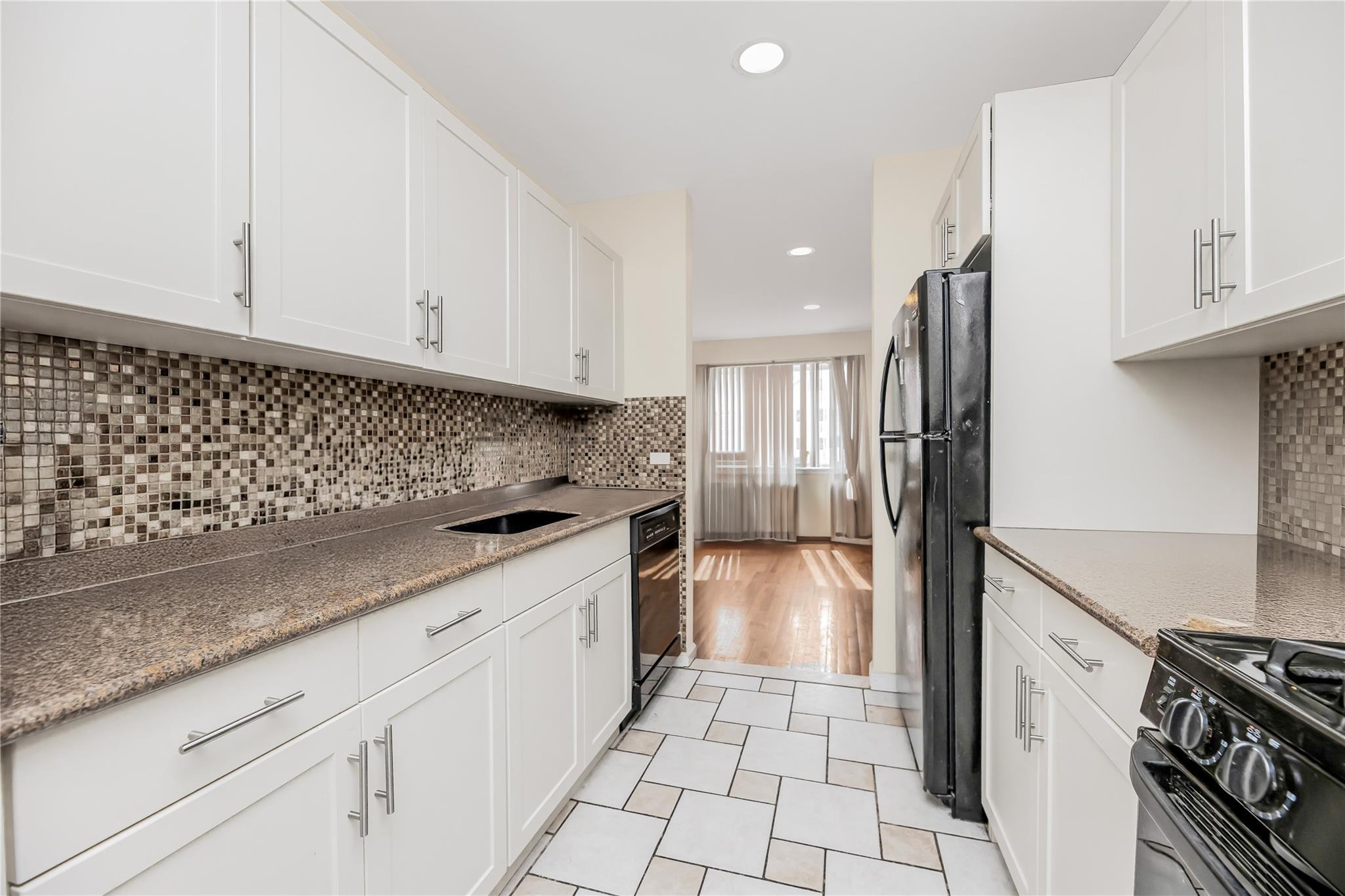 Single Family Outlook  Bronx, NY 10465, MLS-852792-14