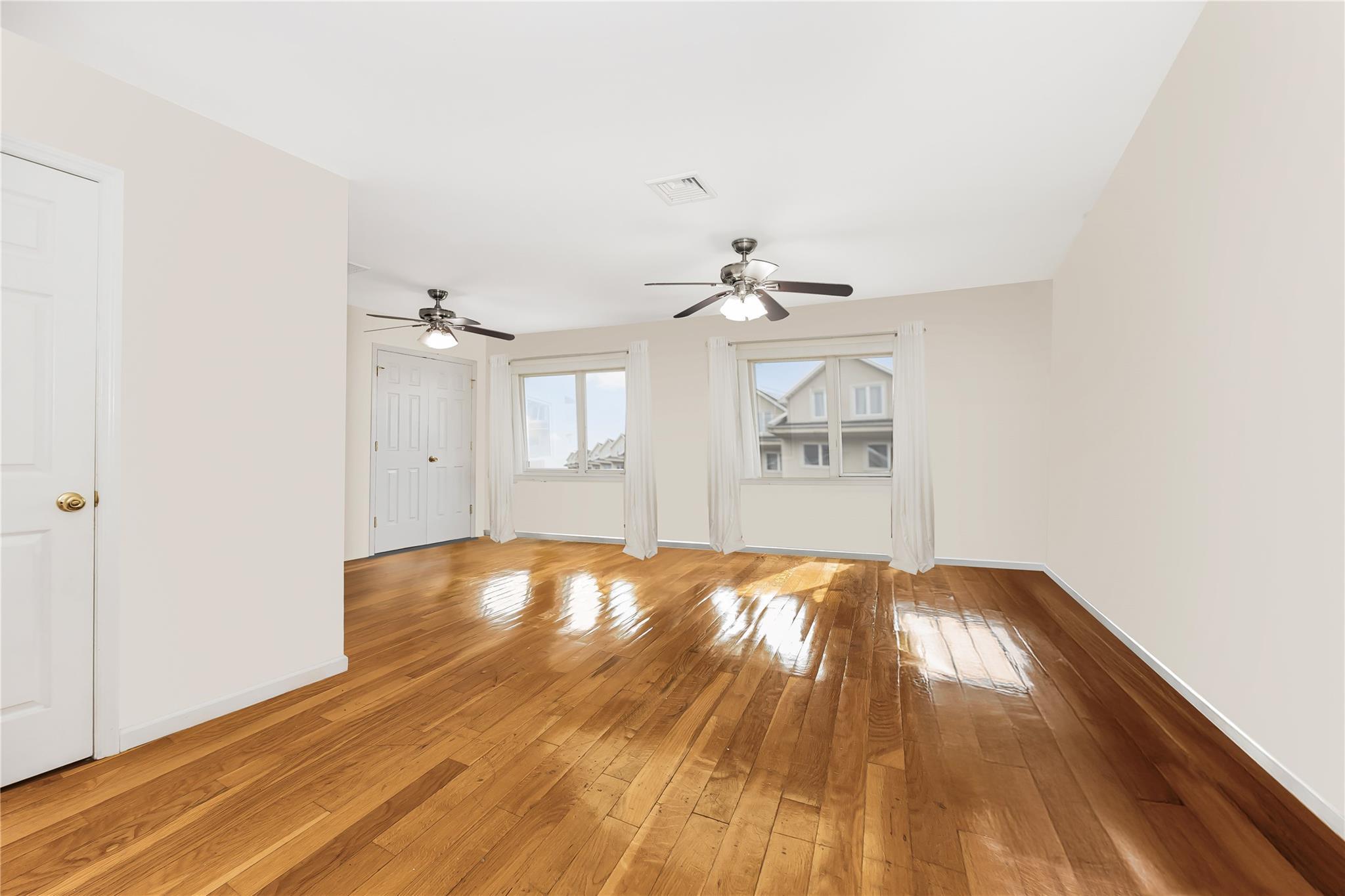 Single Family Outlook  Bronx, NY 10465, MLS-852792-19