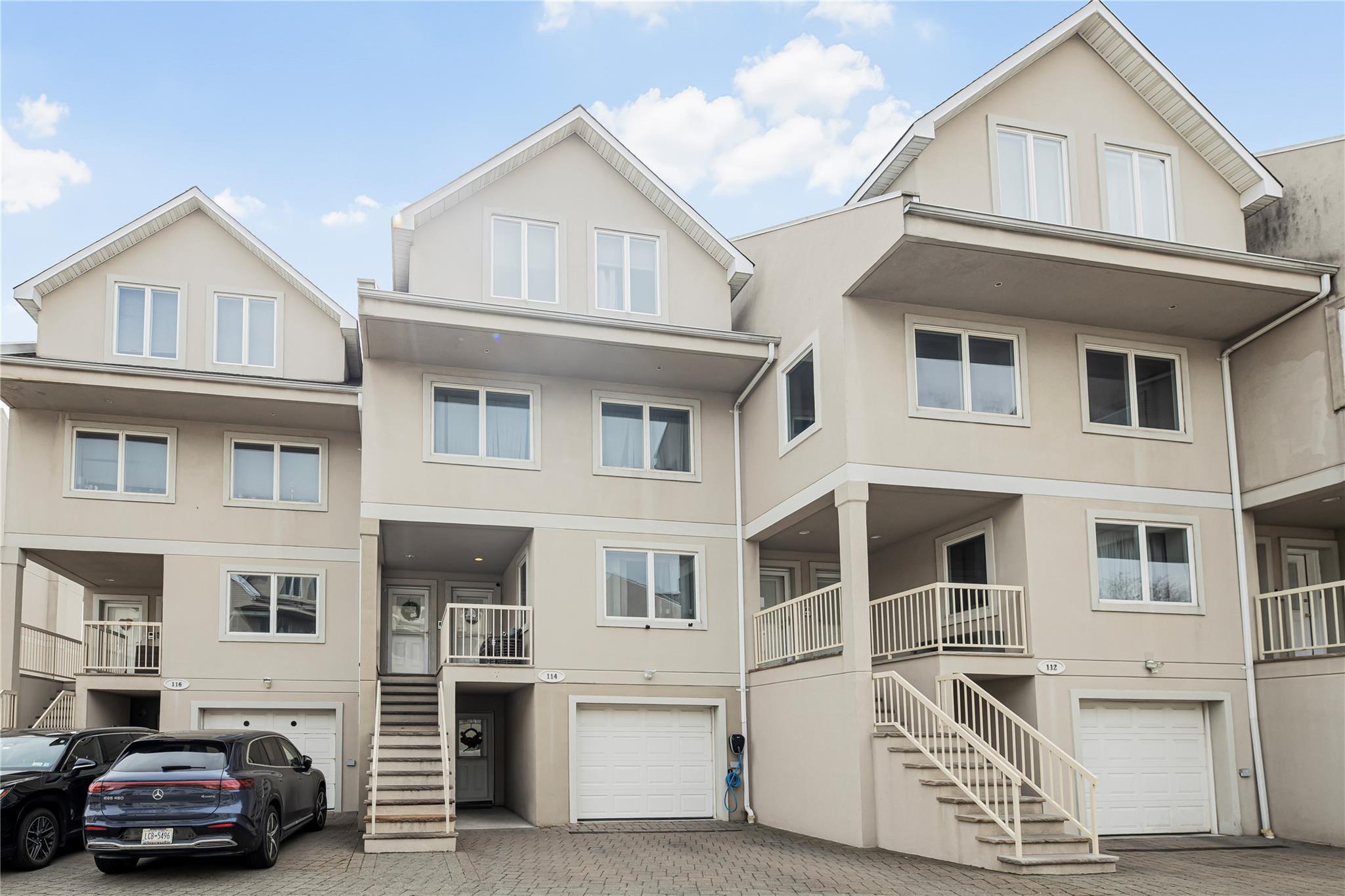 Single Family Outlook  Bronx, NY 10465, MLS-852792-2