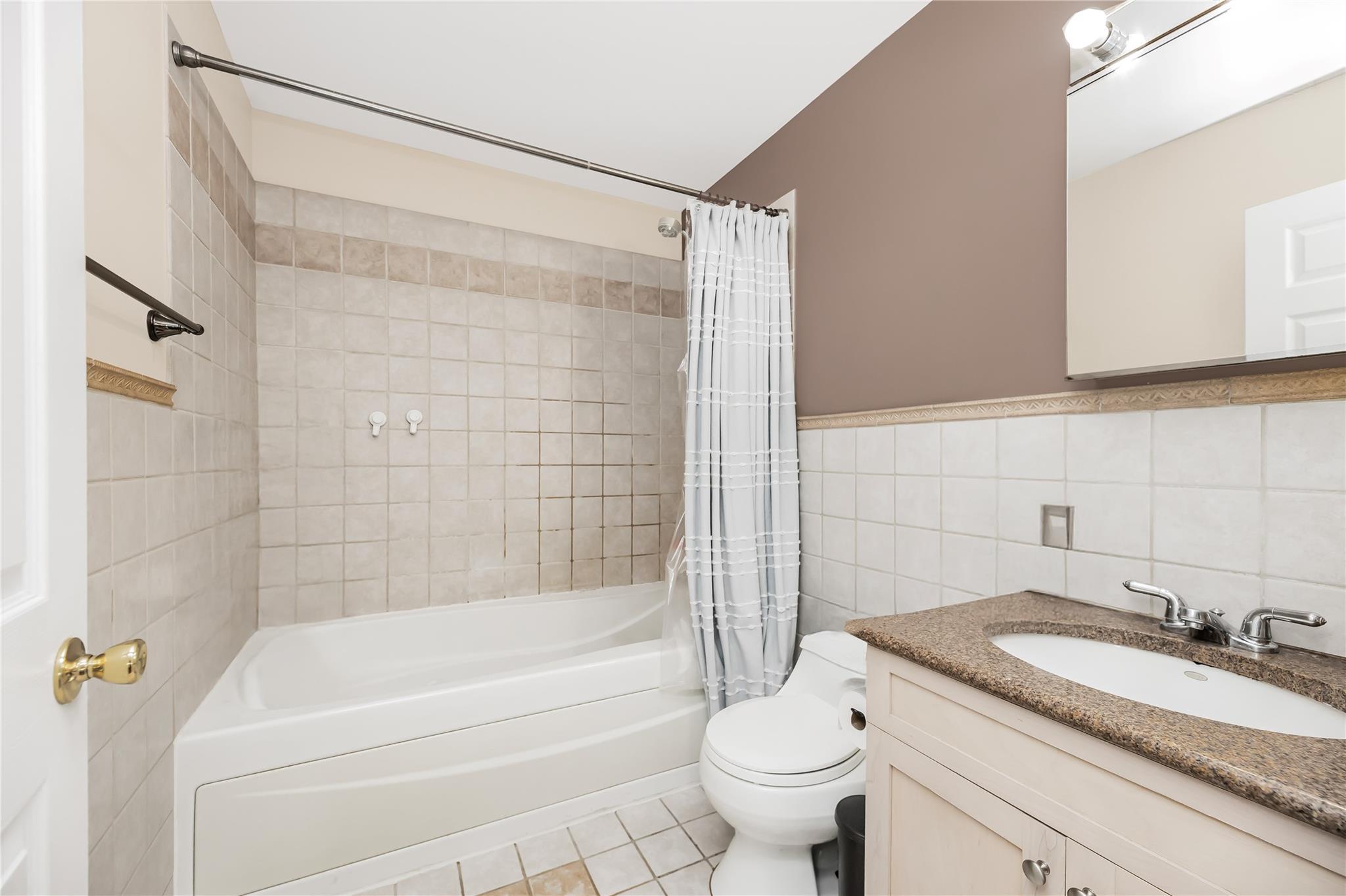 Single Family Outlook  Bronx, NY 10465, MLS-852792-20