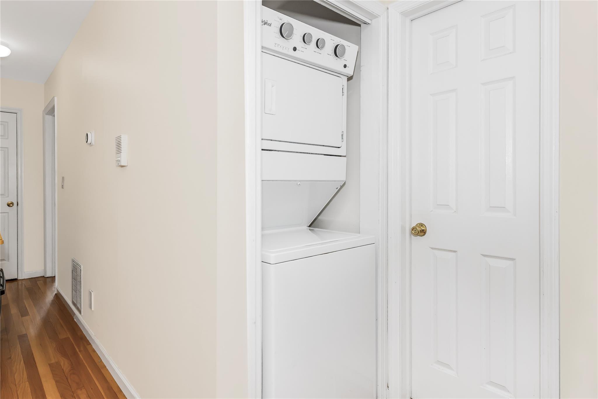 Single Family Outlook  Bronx, NY 10465, MLS-852792-21