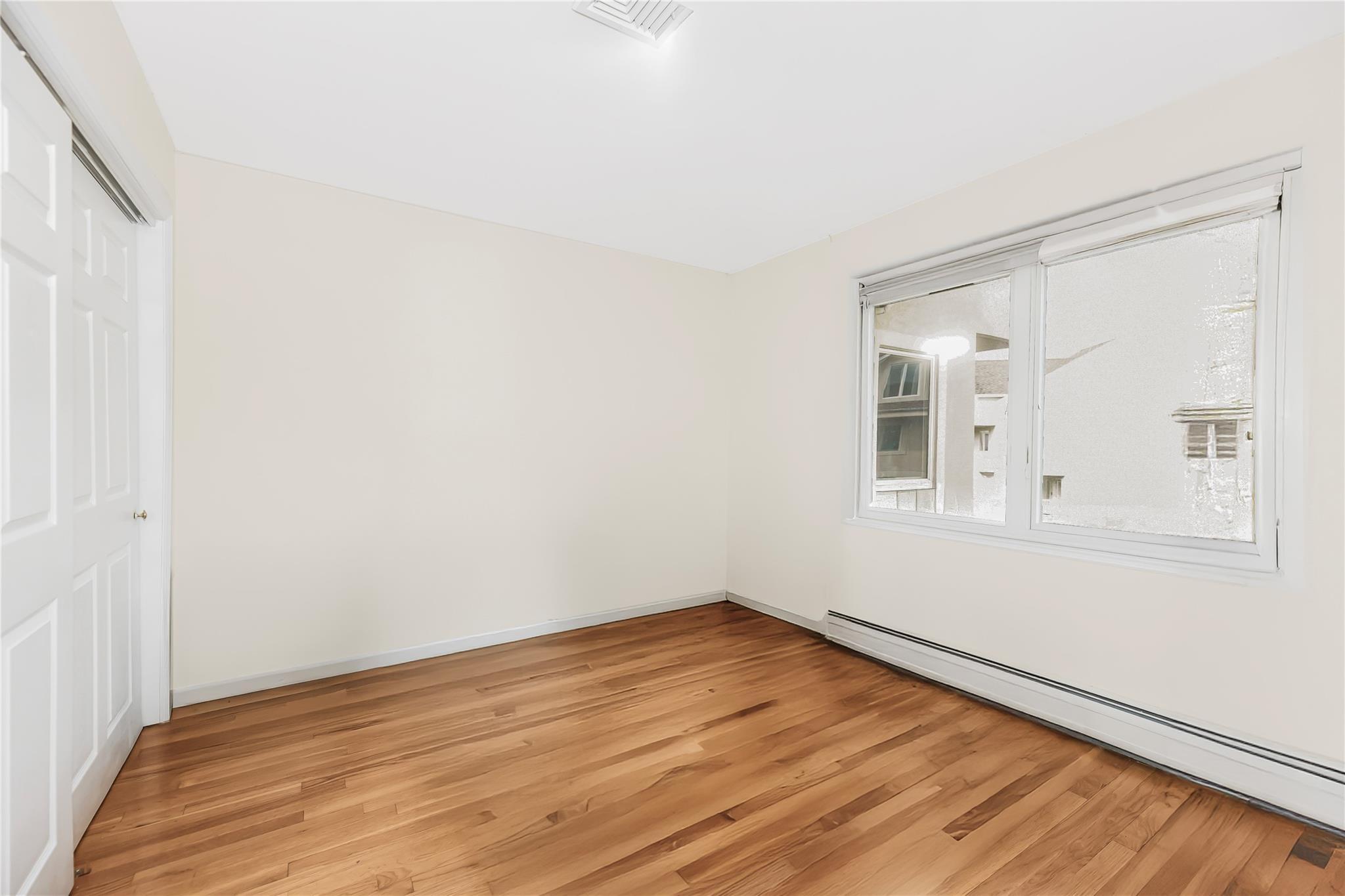 Single Family Outlook  Bronx, NY 10465, MLS-852792-22