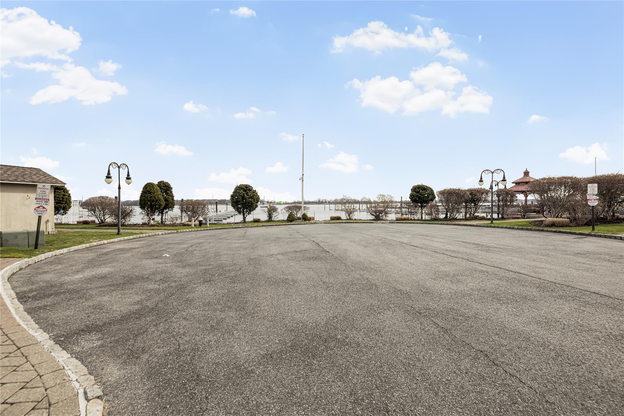 Single Family Outlook  Bronx, NY 10465, MLS-852792-29