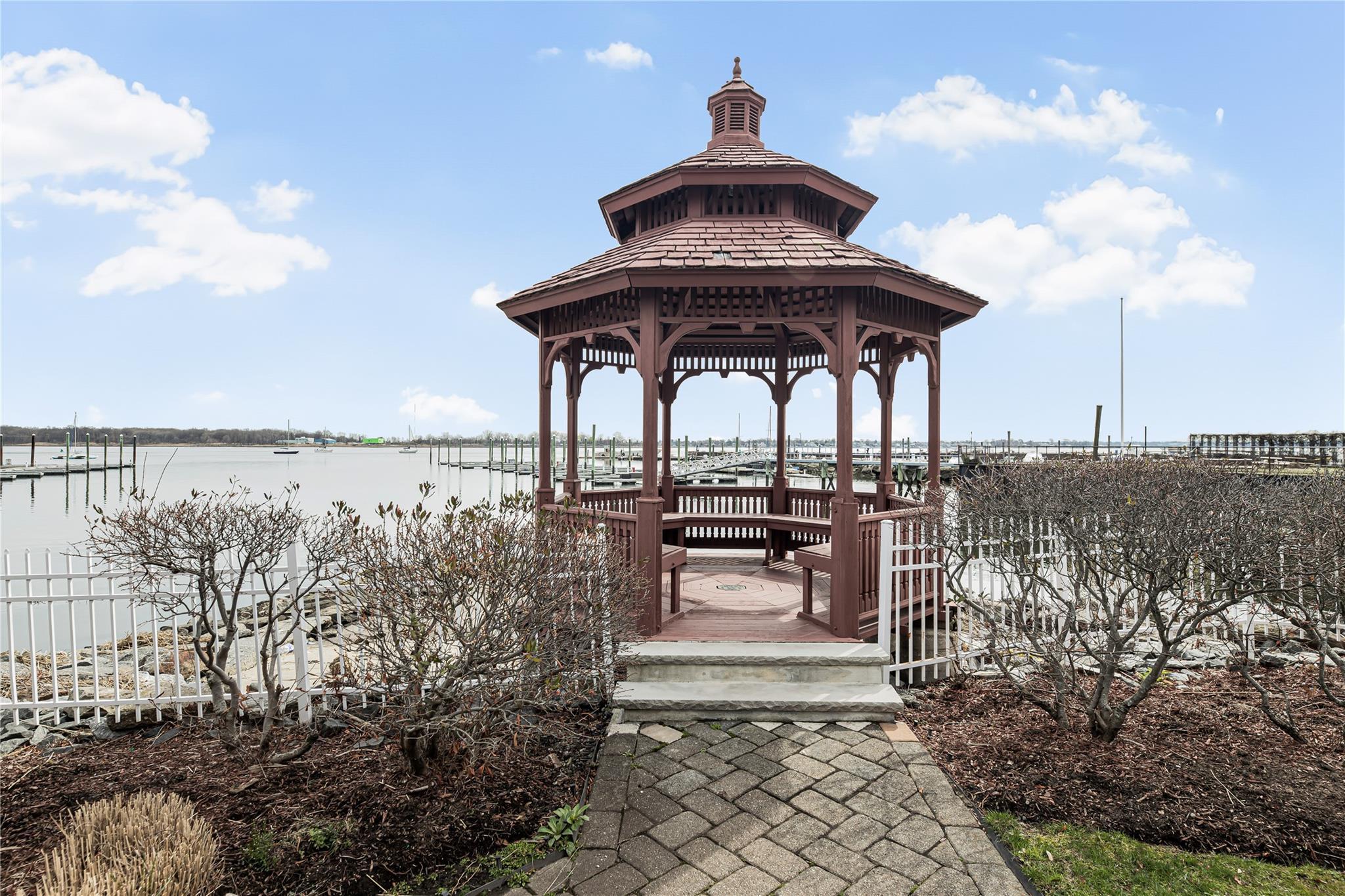 Single Family Outlook  Bronx, NY 10465, MLS-852792-31