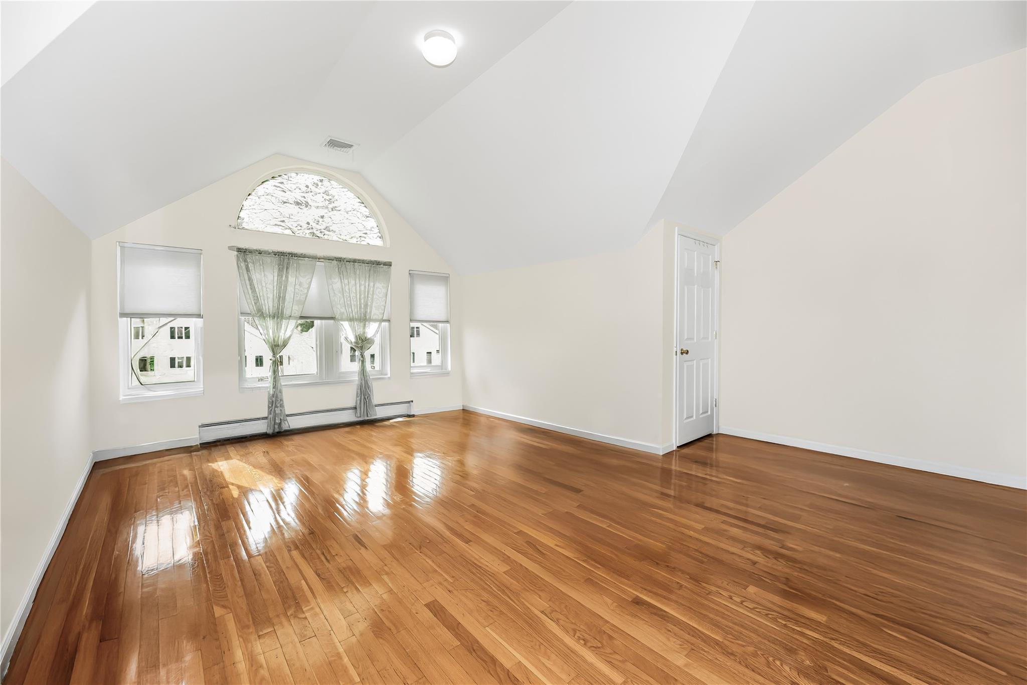 Single Family Outlook  Bronx, NY 10465, MLS-852792-7