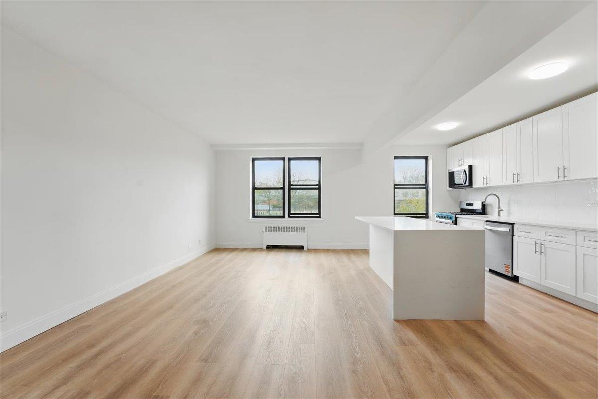 Coop Greystone  Bronx, NY 10463, MLS-852802-11