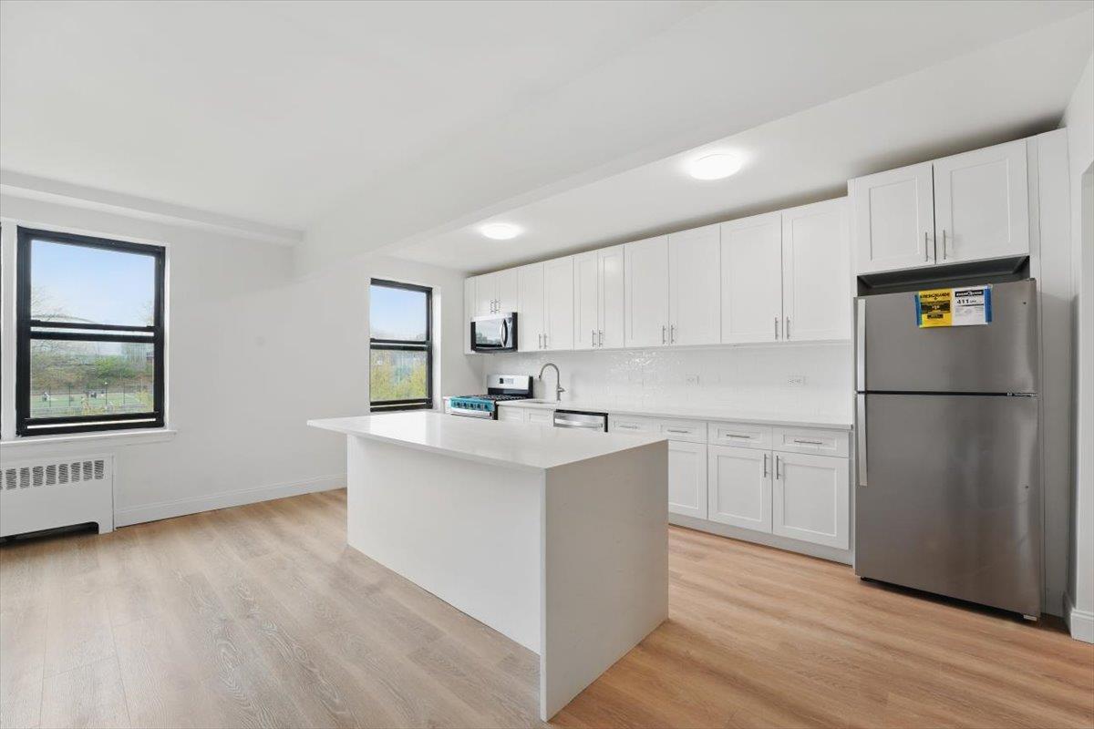 Coop Greystone  Bronx, NY 10463, MLS-852802-5