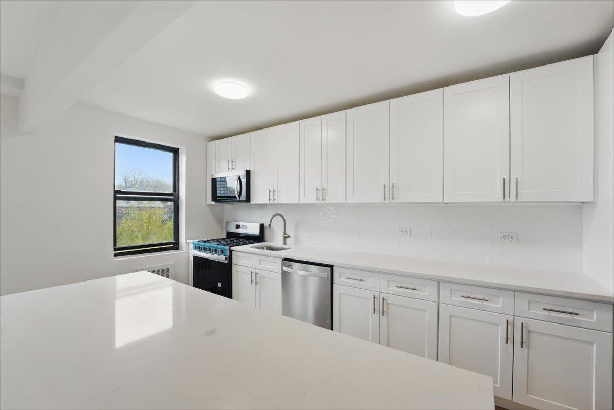 Coop Greystone  Bronx, NY 10463, MLS-852802-9