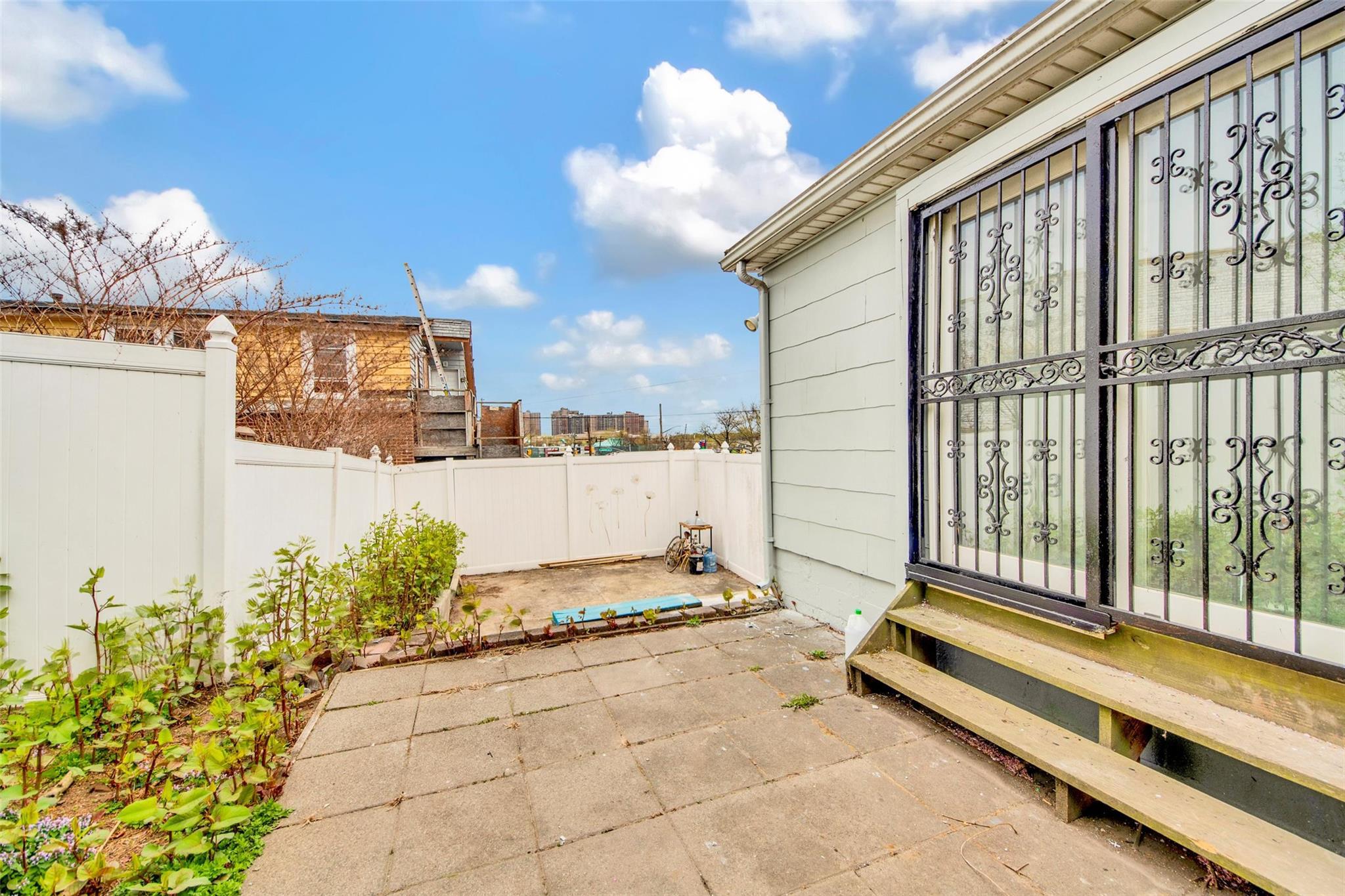 Single Family Allerton  Bronx, NY 10469, MLS-852824-16