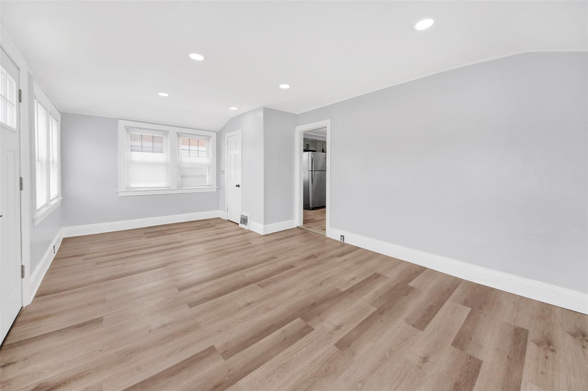 Single Family Allerton  Bronx, NY 10469, MLS-852824-4
