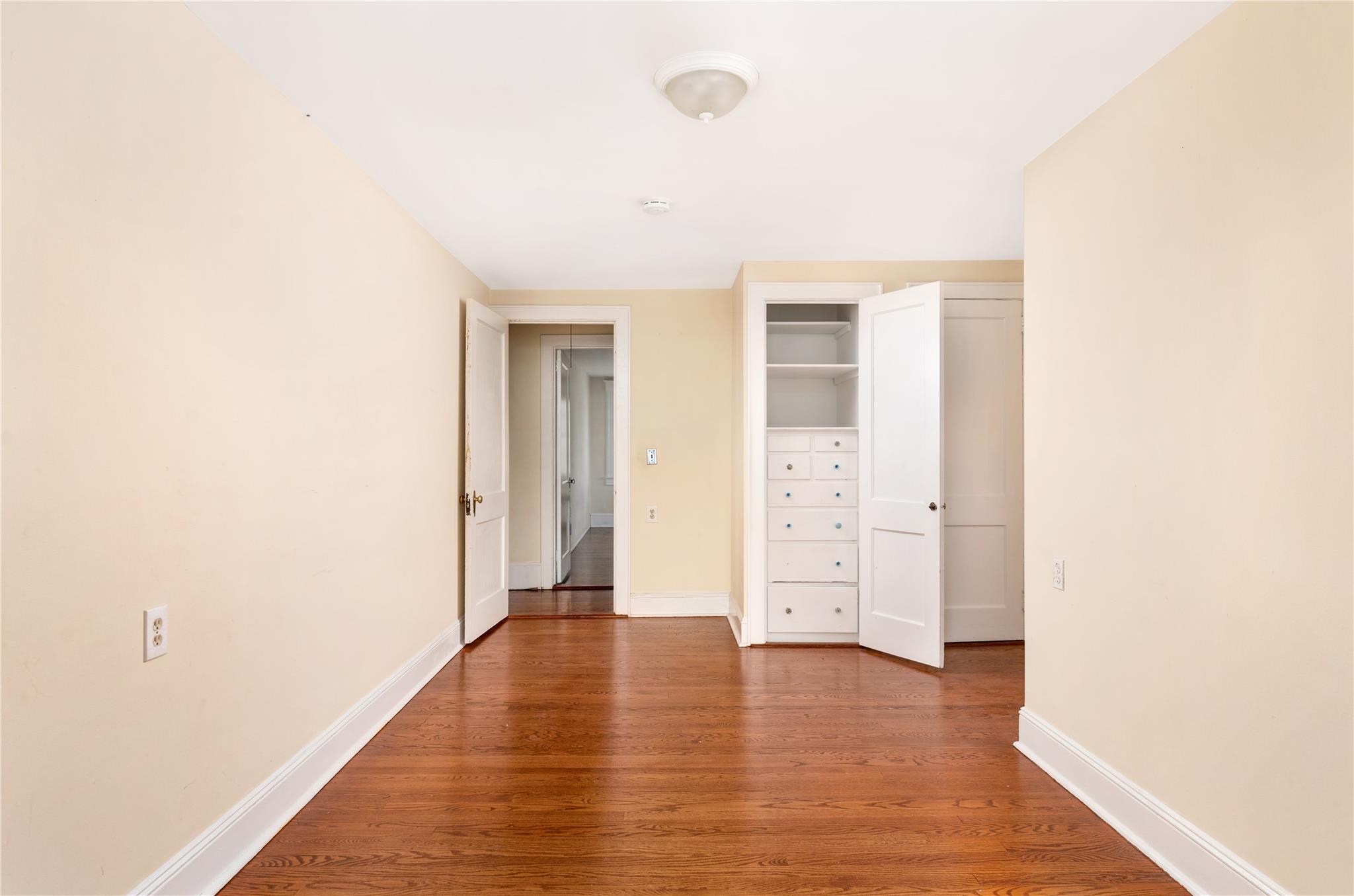 Single Family Roanoke  Suffolk County, NY 11901, MLS-852836-12