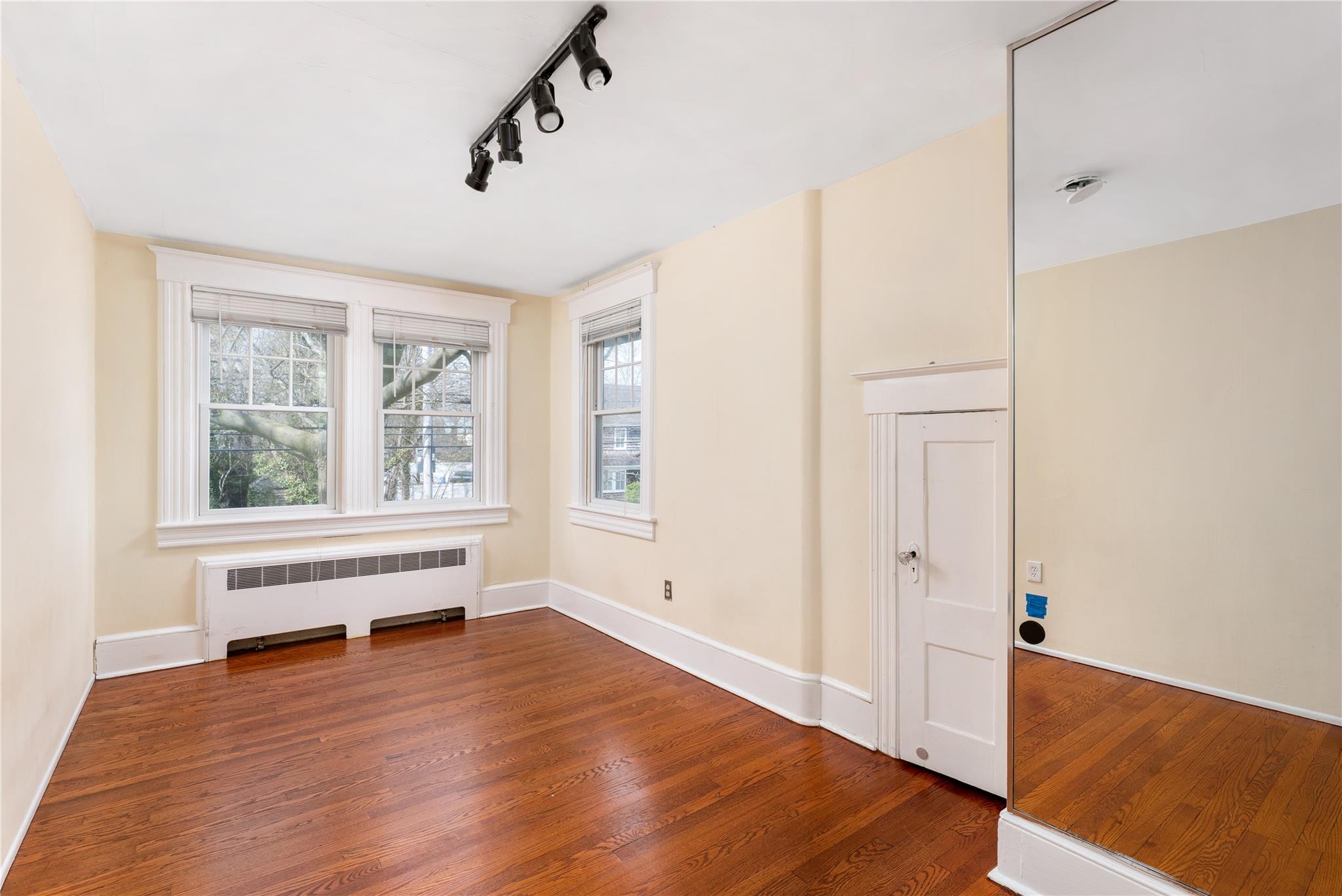 Single Family Roanoke  Suffolk County, NY 11901, MLS-852836-14