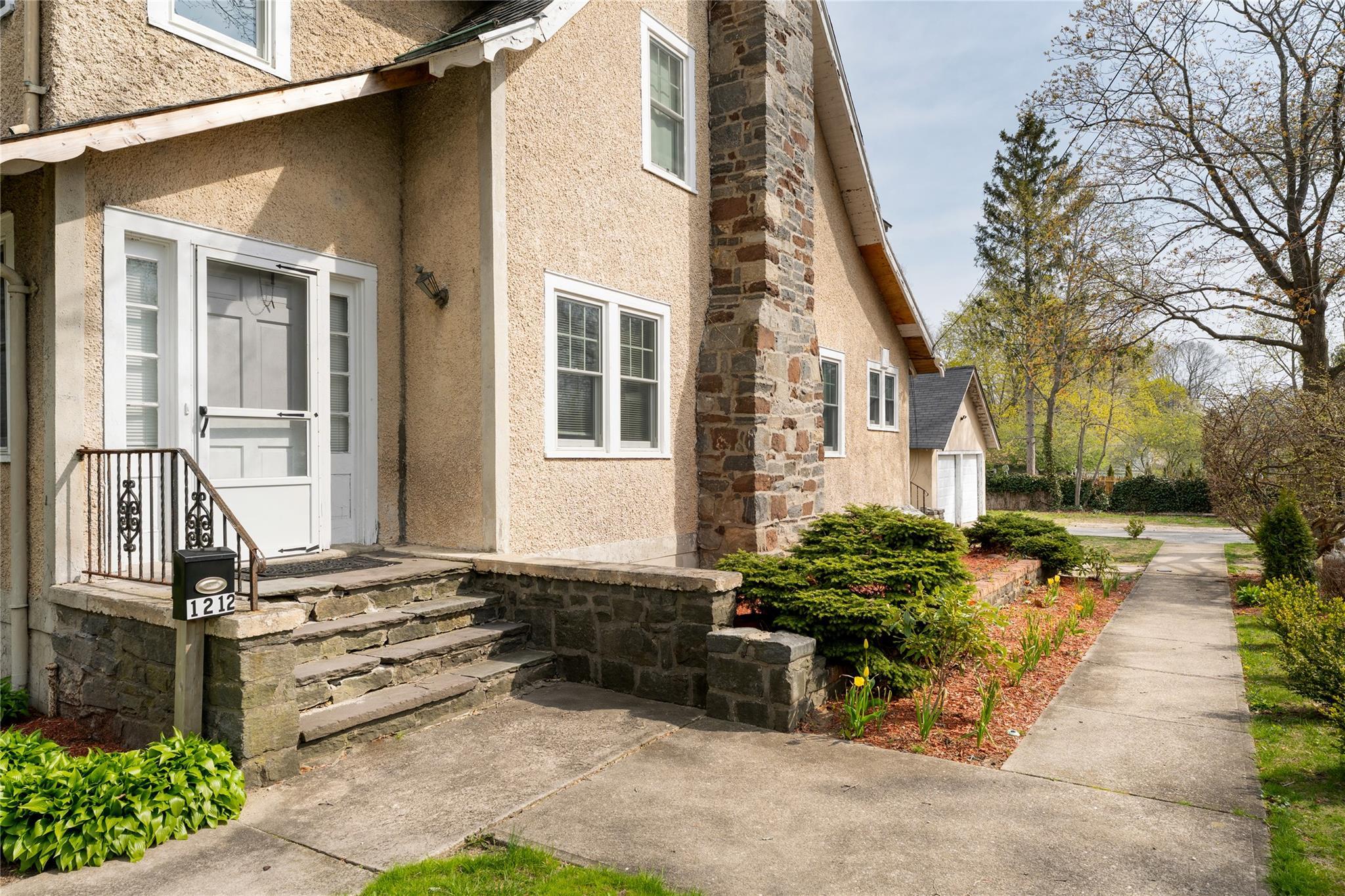 Single Family Roanoke  Suffolk County, NY 11901, MLS-852836-20