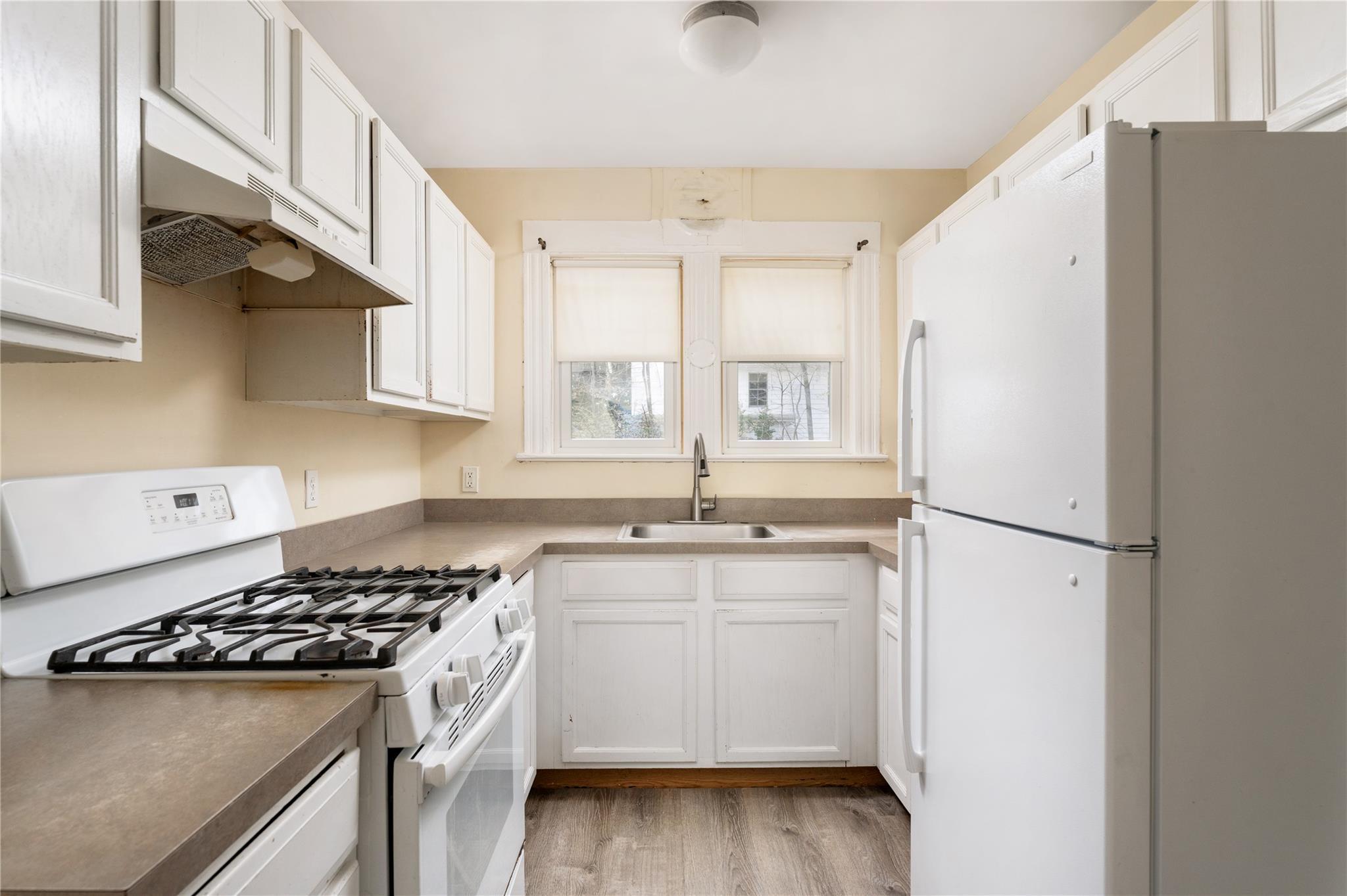 Single Family Roanoke  Suffolk County, NY 11901, MLS-852836-8