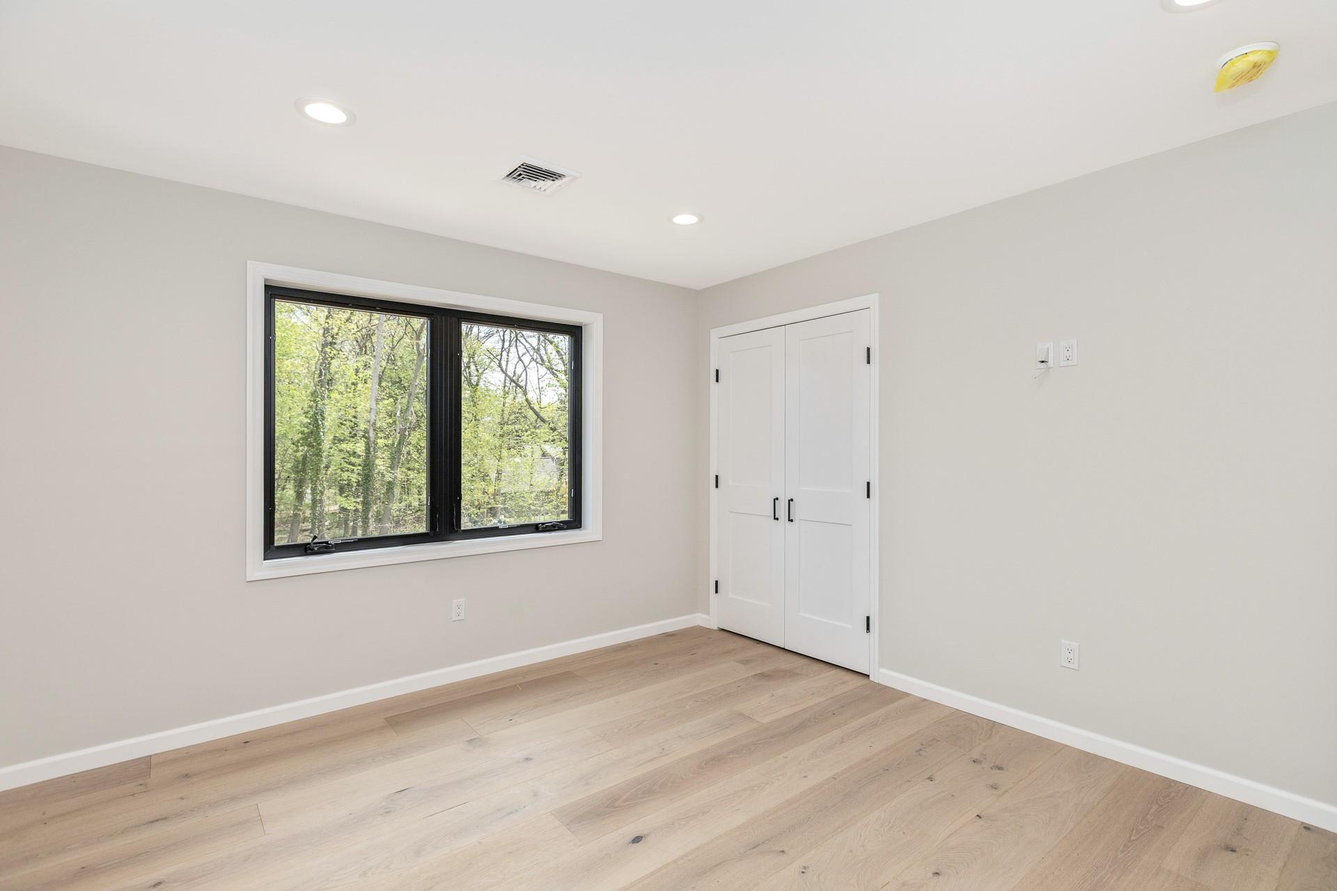 Single Family Grove  Suffolk County, NY 11780, MLS-852840-36