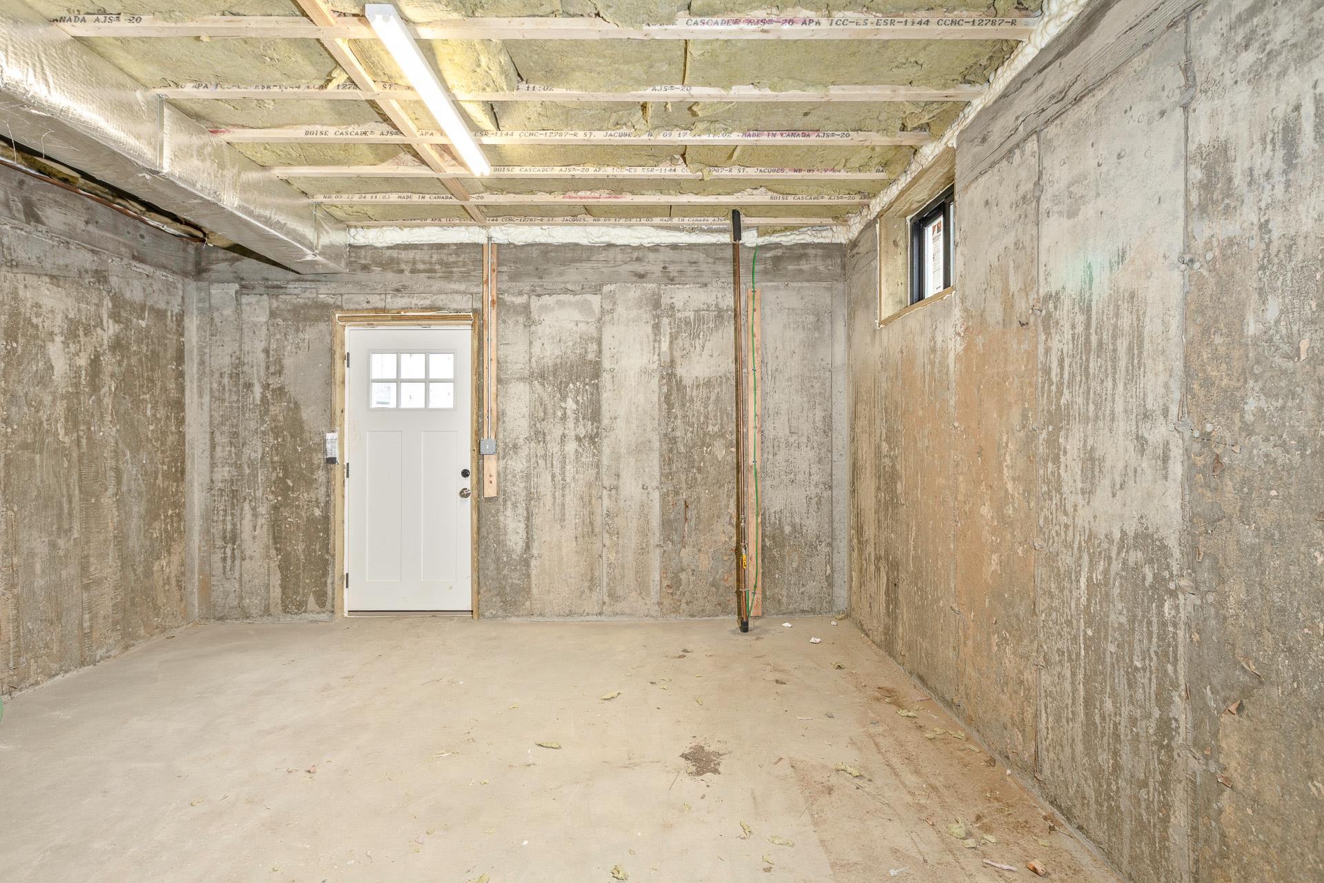Single Family Grove  Suffolk County, NY 11780, MLS-852840-43
