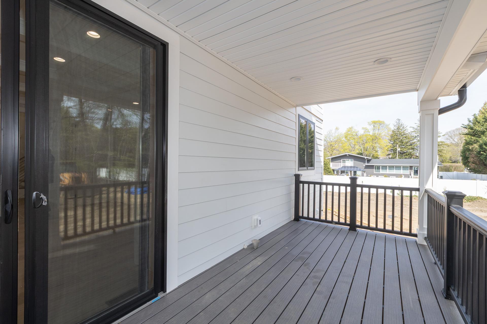 Single Family Grove  Suffolk County, NY 11780, MLS-852840-47