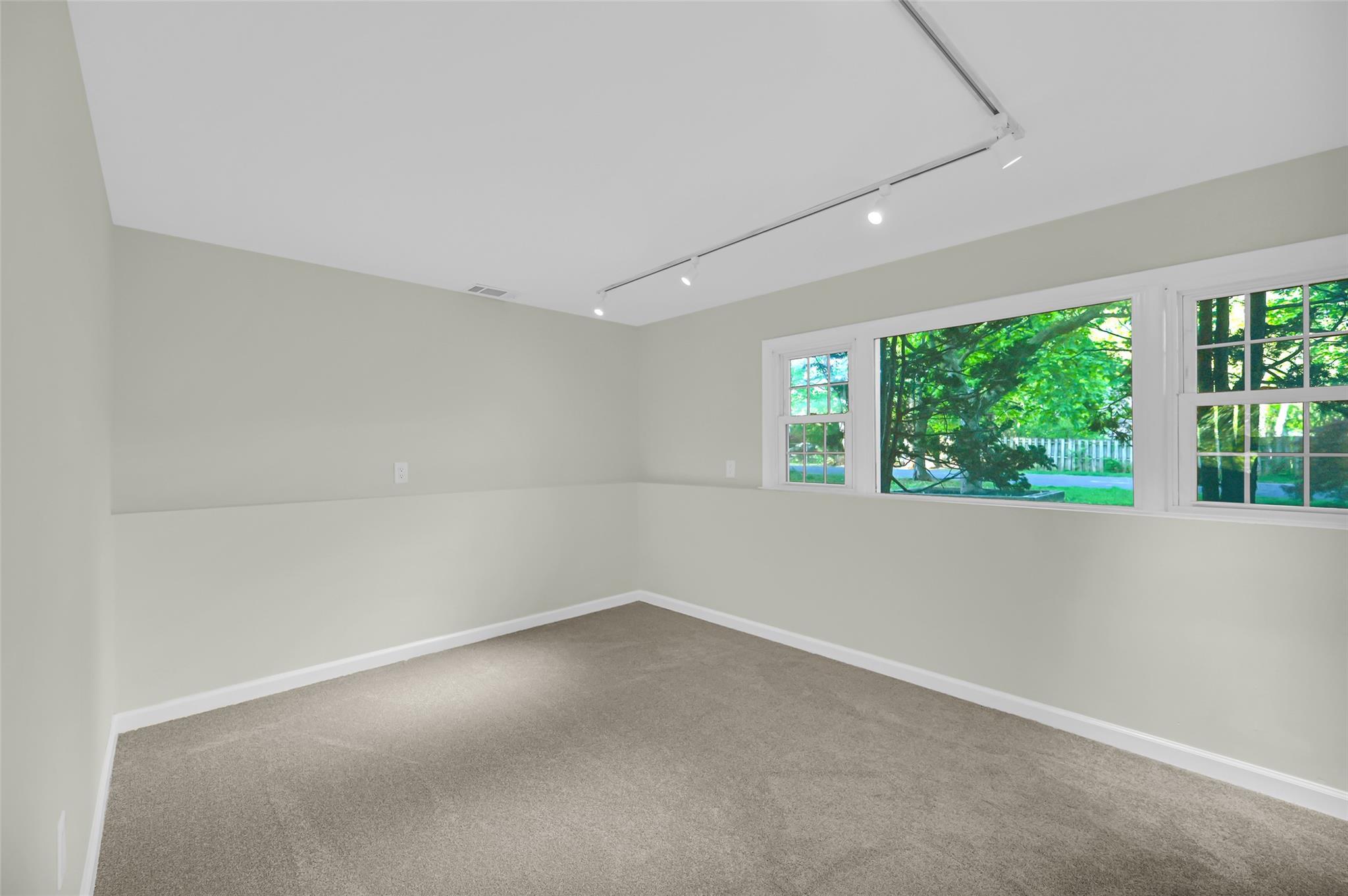Single Family White Oak Ln  Rockland County, NY 10954, MLS-852841-22