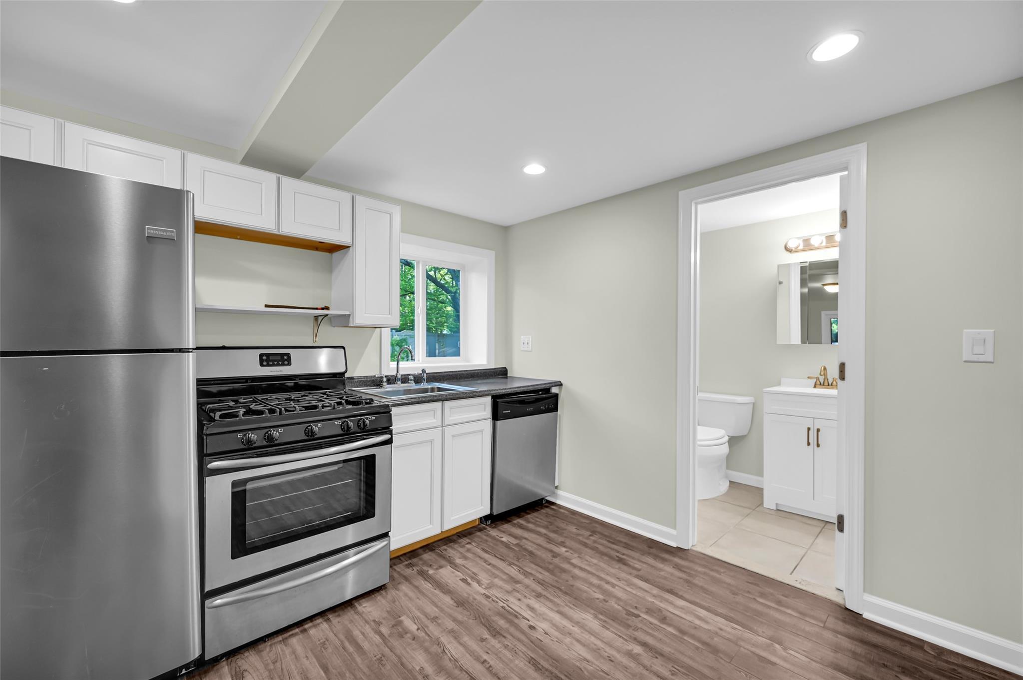 Single Family White Oak Ln  Rockland County, NY 10954, MLS-852841-25