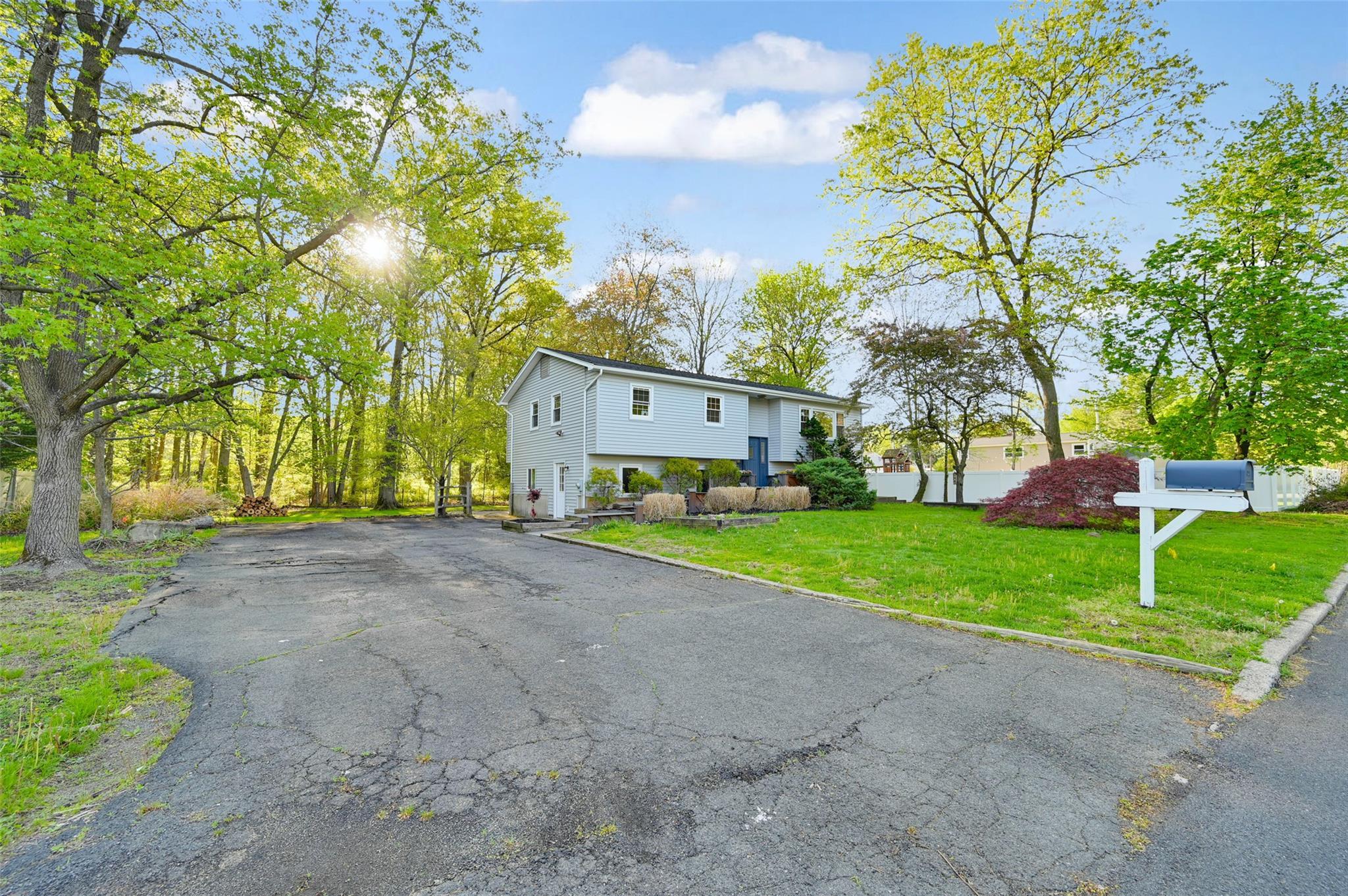 Single Family White Oak Ln  Rockland County, NY 10954, MLS-852841-35