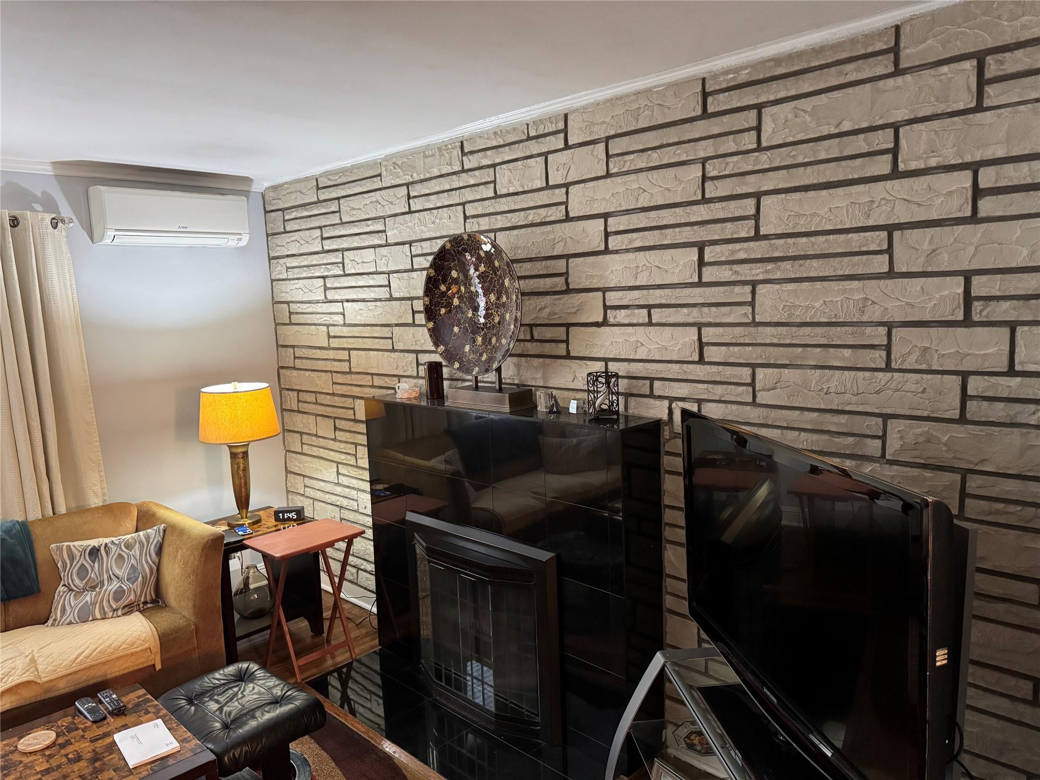 Single Family 178th  Queens, NY 11433, MLS-852882-8