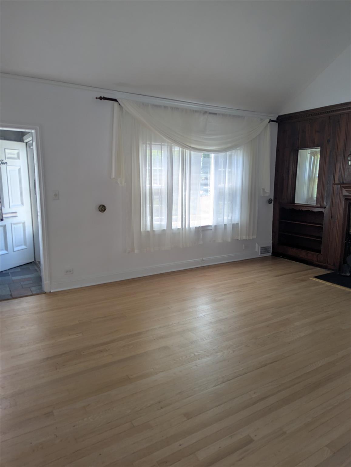 Single Family Regent  Westchester County, NY 10710, MLS-852890-3