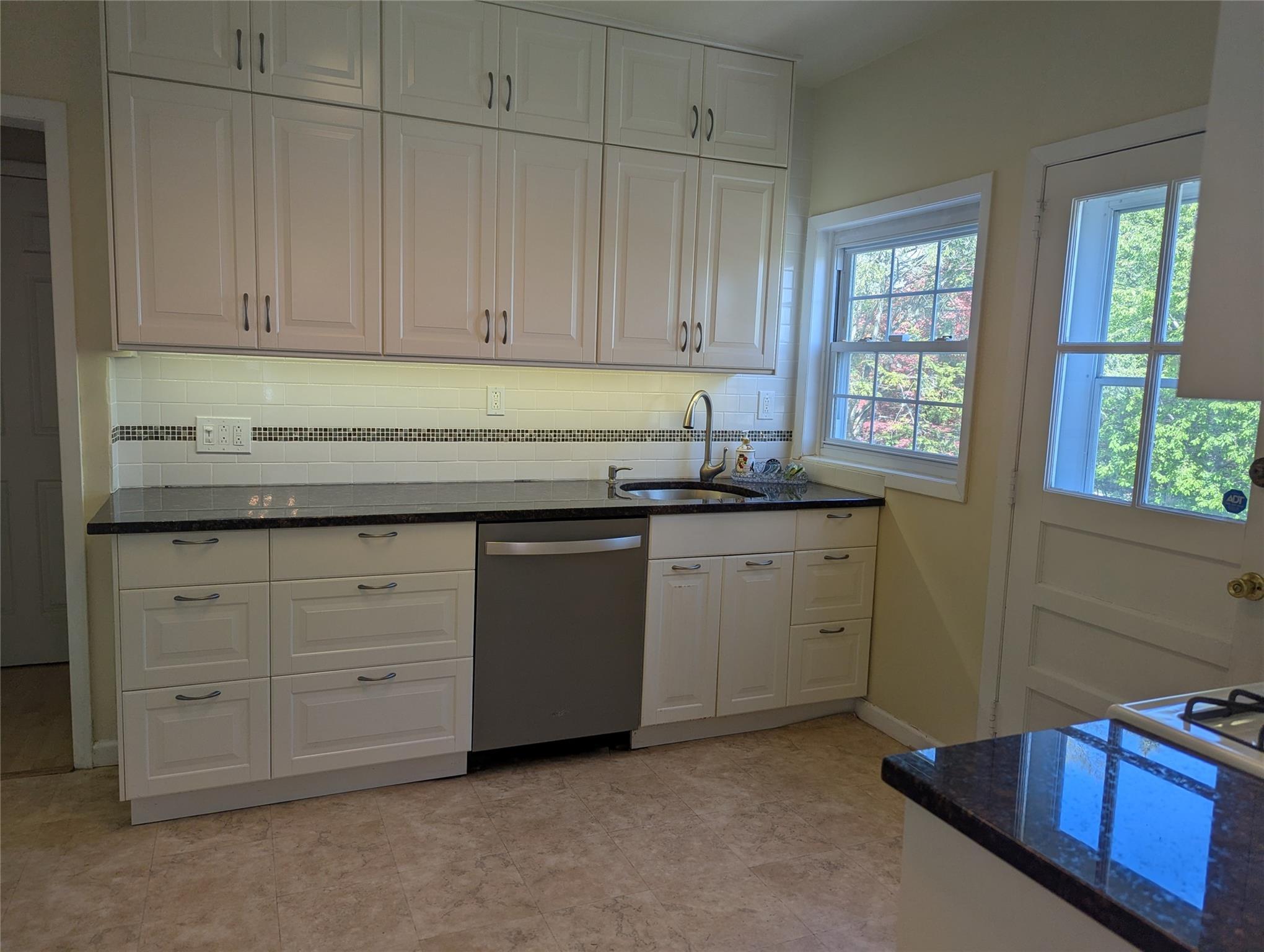 Single Family Regent  Westchester County, NY 10710, MLS-852890-4