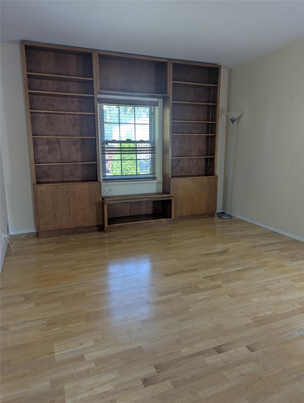 Single Family Regent  Westchester County, NY 10710, MLS-852890-9