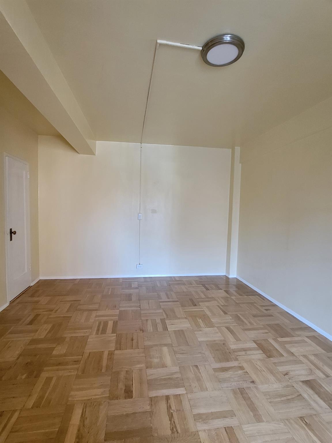 Condo Metropolitan  Bronx, NY 10462, MLS-852906-14