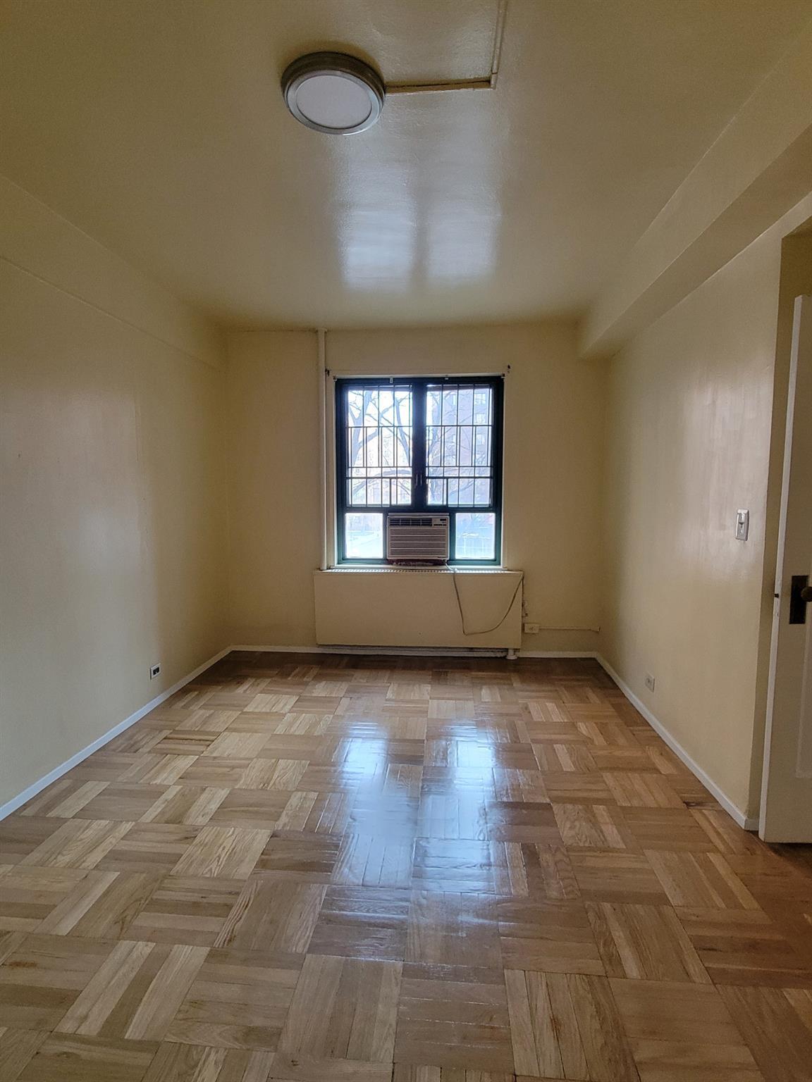 Condo Metropolitan  Bronx, NY 10462, MLS-852906-15