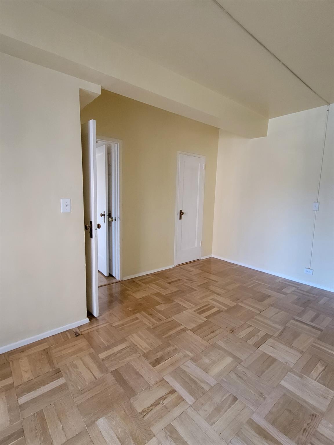 Condo Metropolitan  Bronx, NY 10462, MLS-852906-16