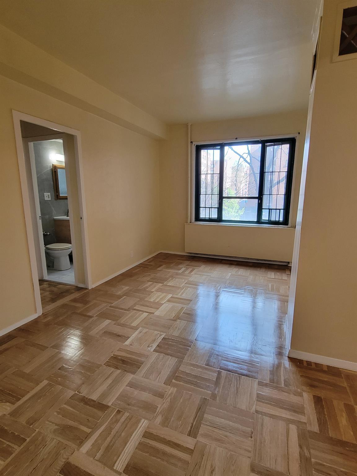 Condo Metropolitan  Bronx, NY 10462, MLS-852906-18