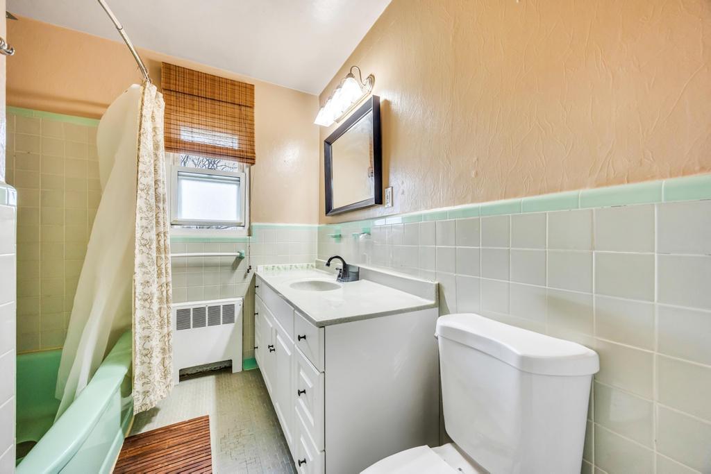 Single Family Saddle Rock  Nassau County, NY 11581, MLS-852952-24