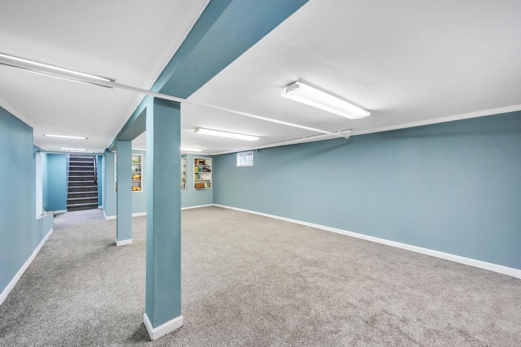 Single Family Saddle Rock  Nassau County, NY 11581, MLS-852952-25