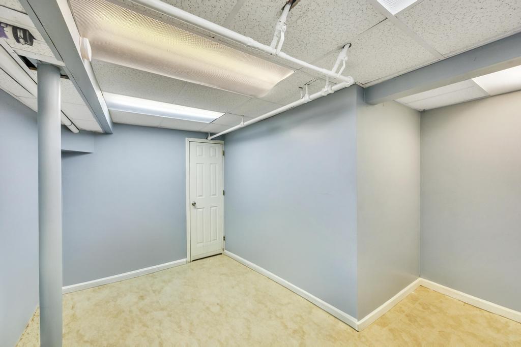 Single Family Saddle Rock  Nassau County, NY 11581, MLS-852952-29