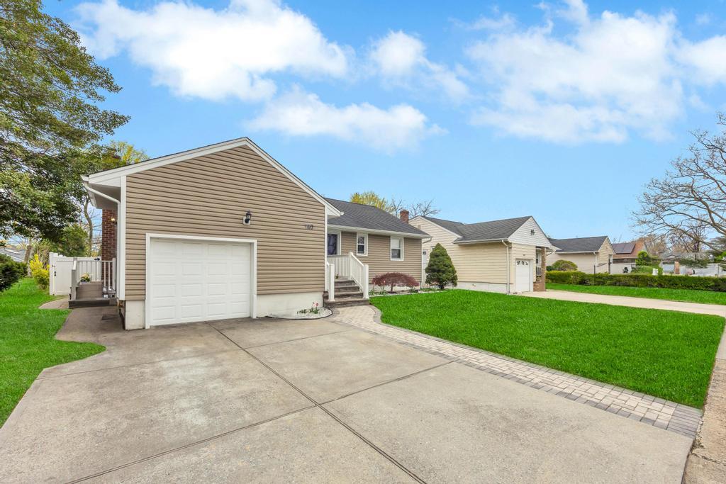 Single Family Saddle Rock  Nassau County, NY 11581, MLS-852952-35