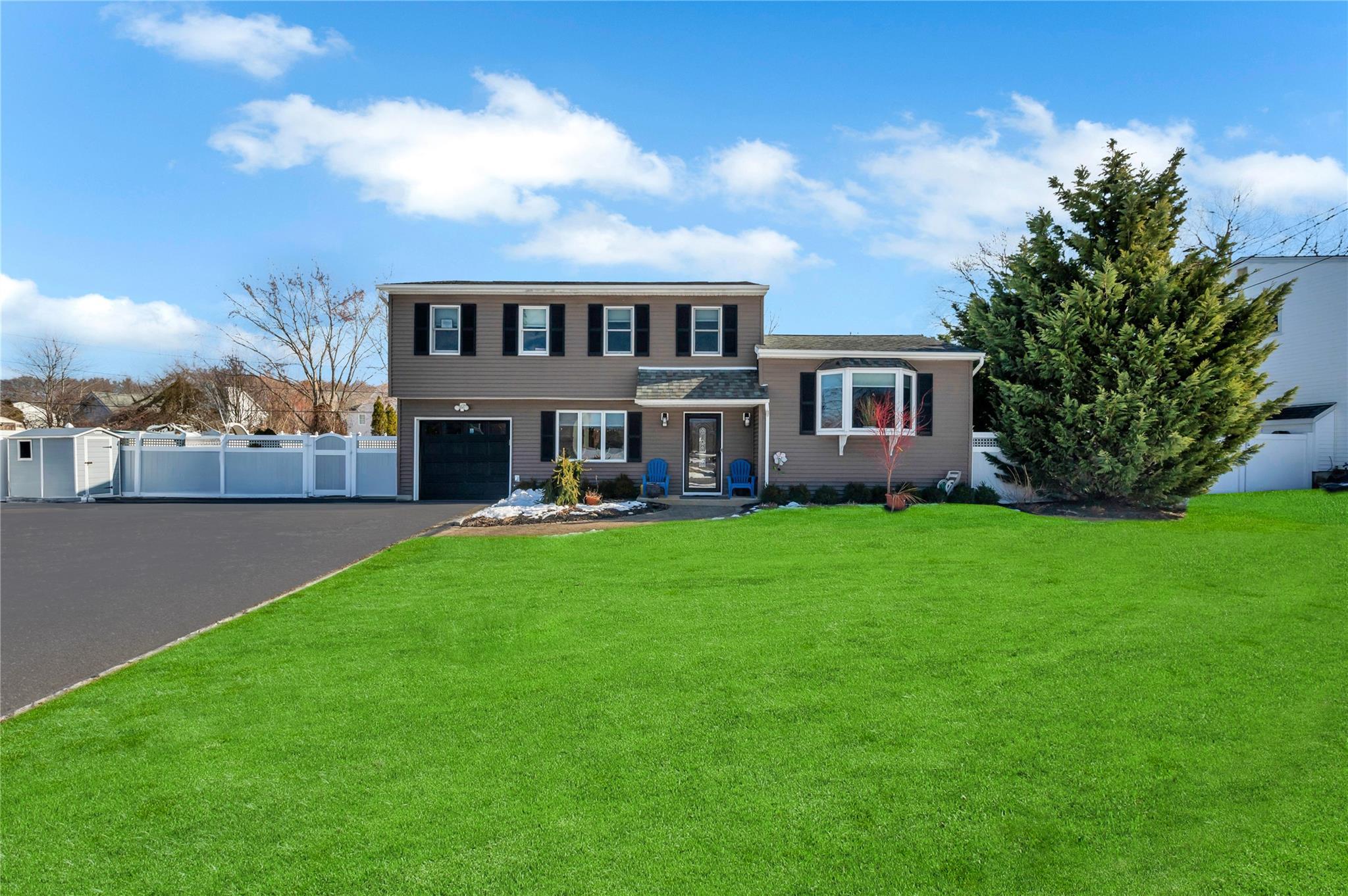 Single Family Roberta  Suffolk County, NY 11738, MLS-852956-5
