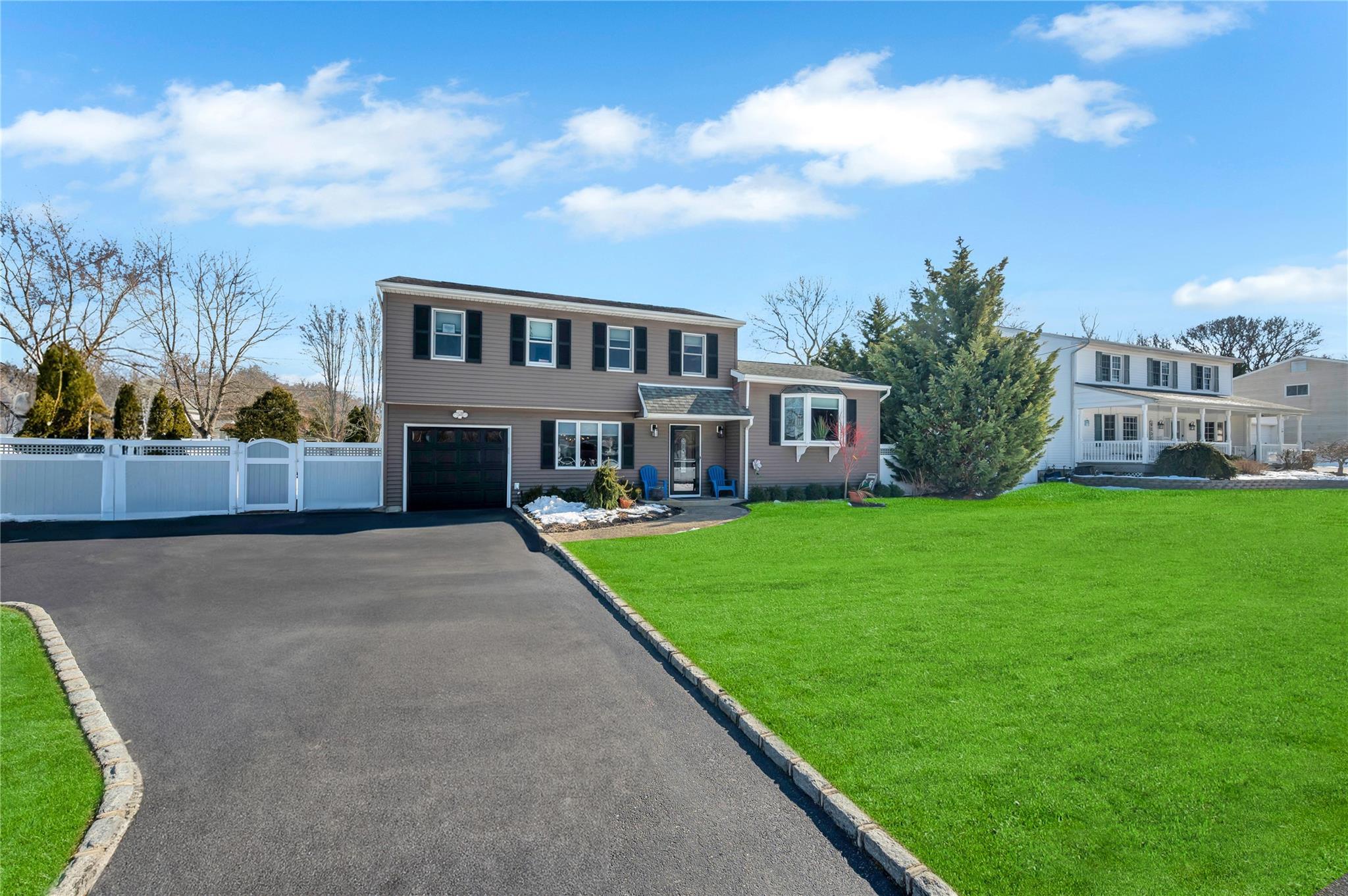 Single Family Roberta  Suffolk County, NY 11738, MLS-852956-7
