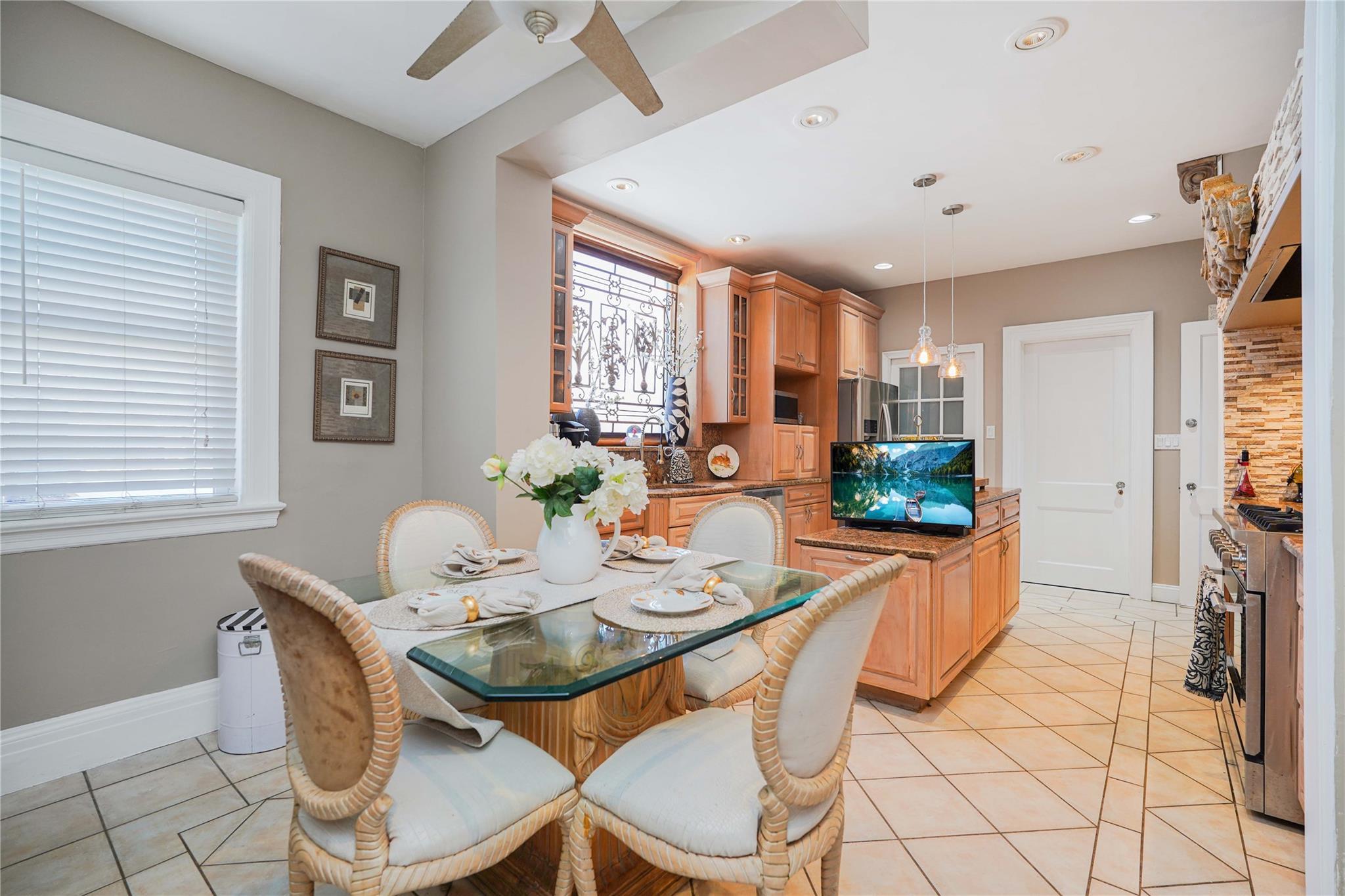 Single Family Forest  Staten Island, NY 10304, MLS-852971-21