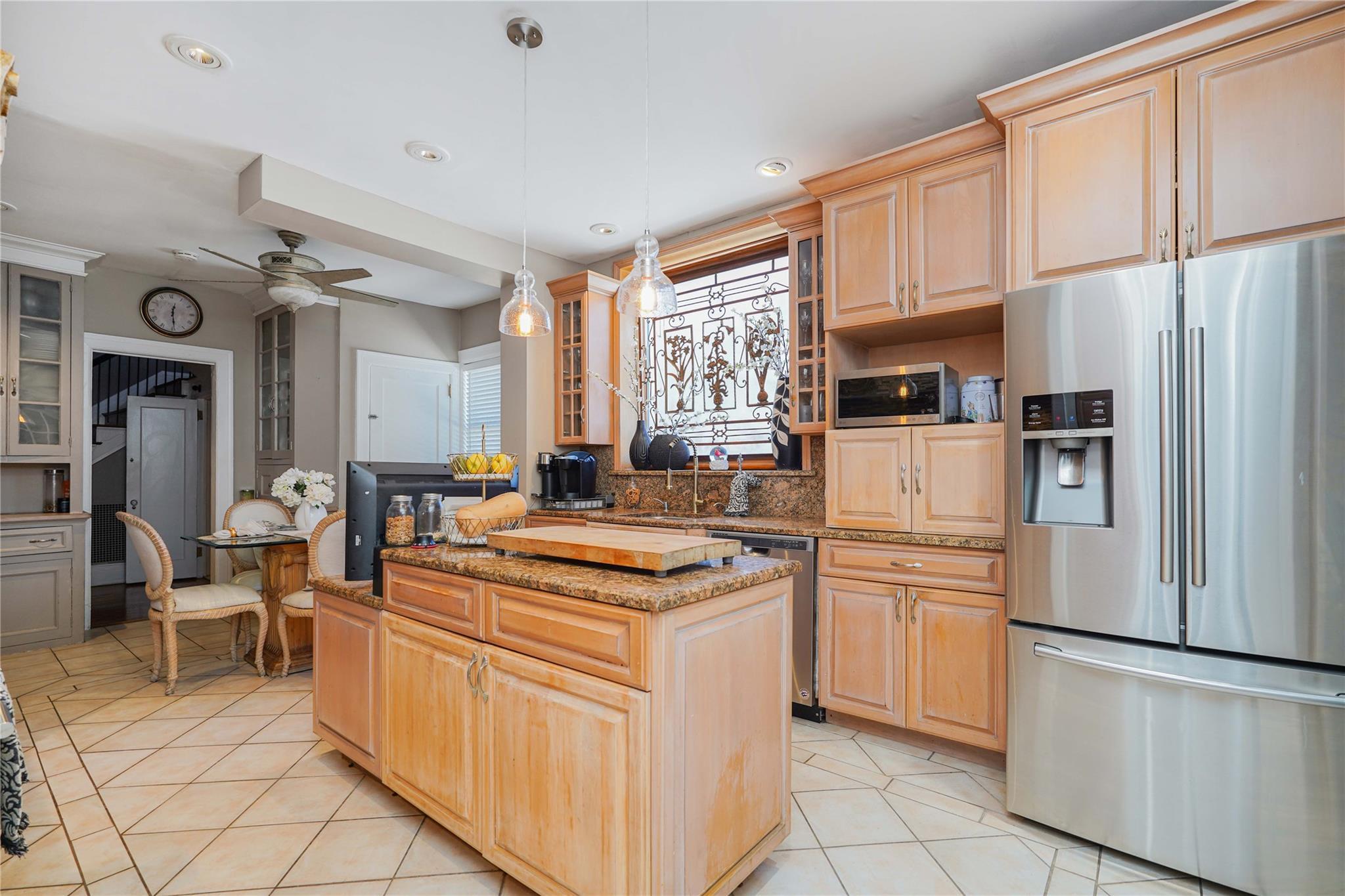 Single Family Forest  Staten Island, NY 10304, MLS-852971-23