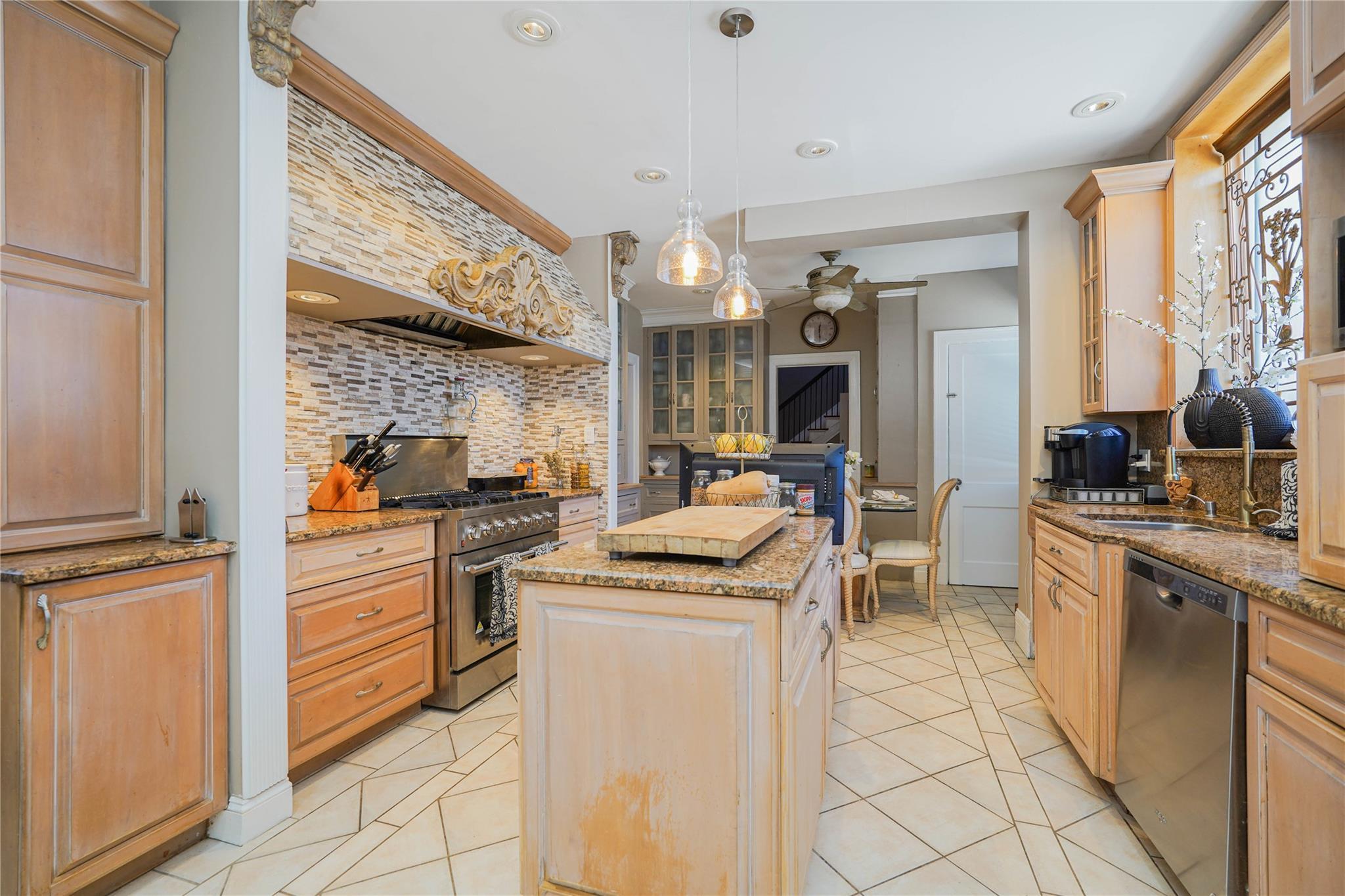 Single Family Forest  Staten Island, NY 10304, MLS-852971-24